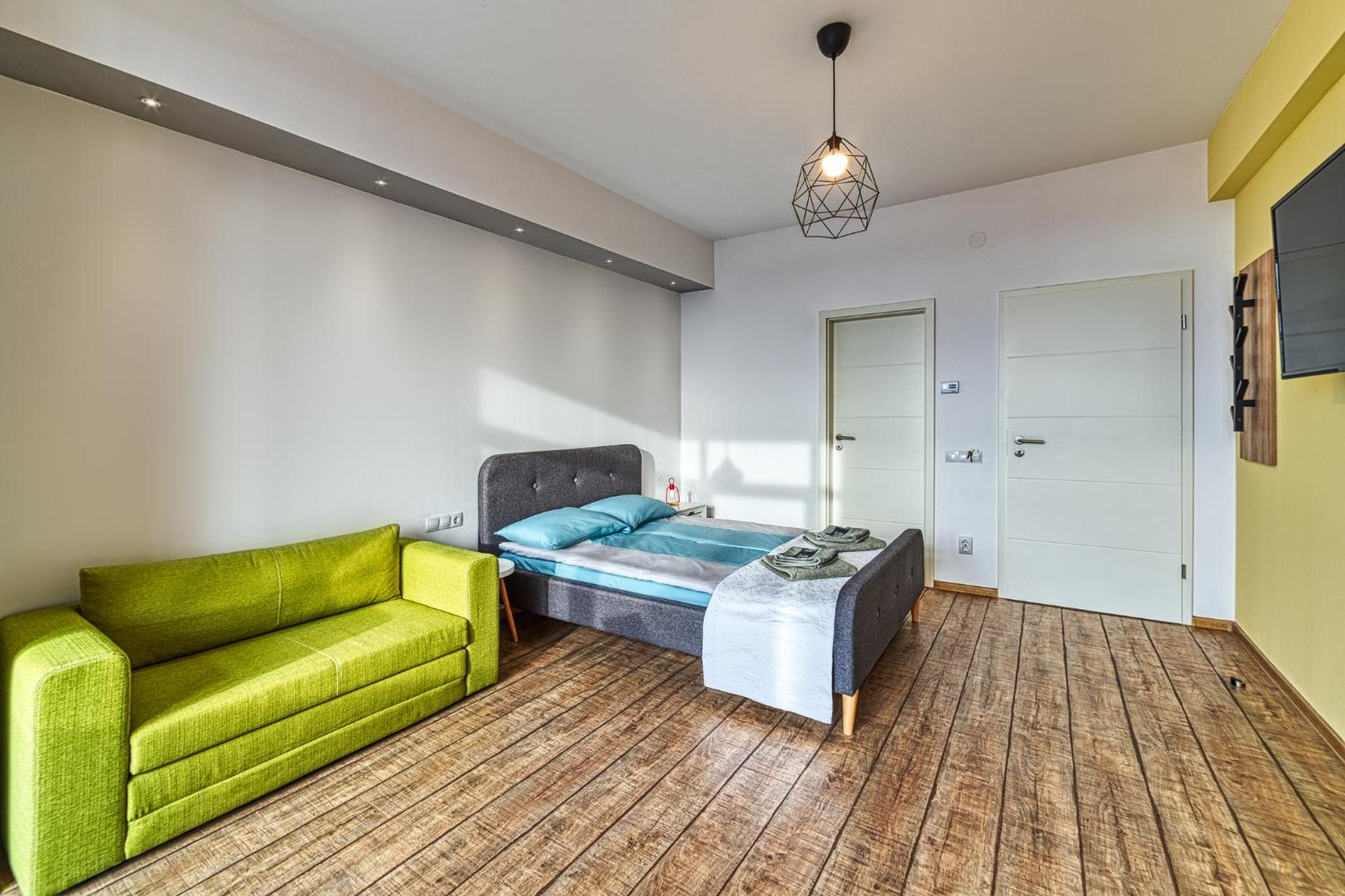 Studio Apartment - Photo 1
