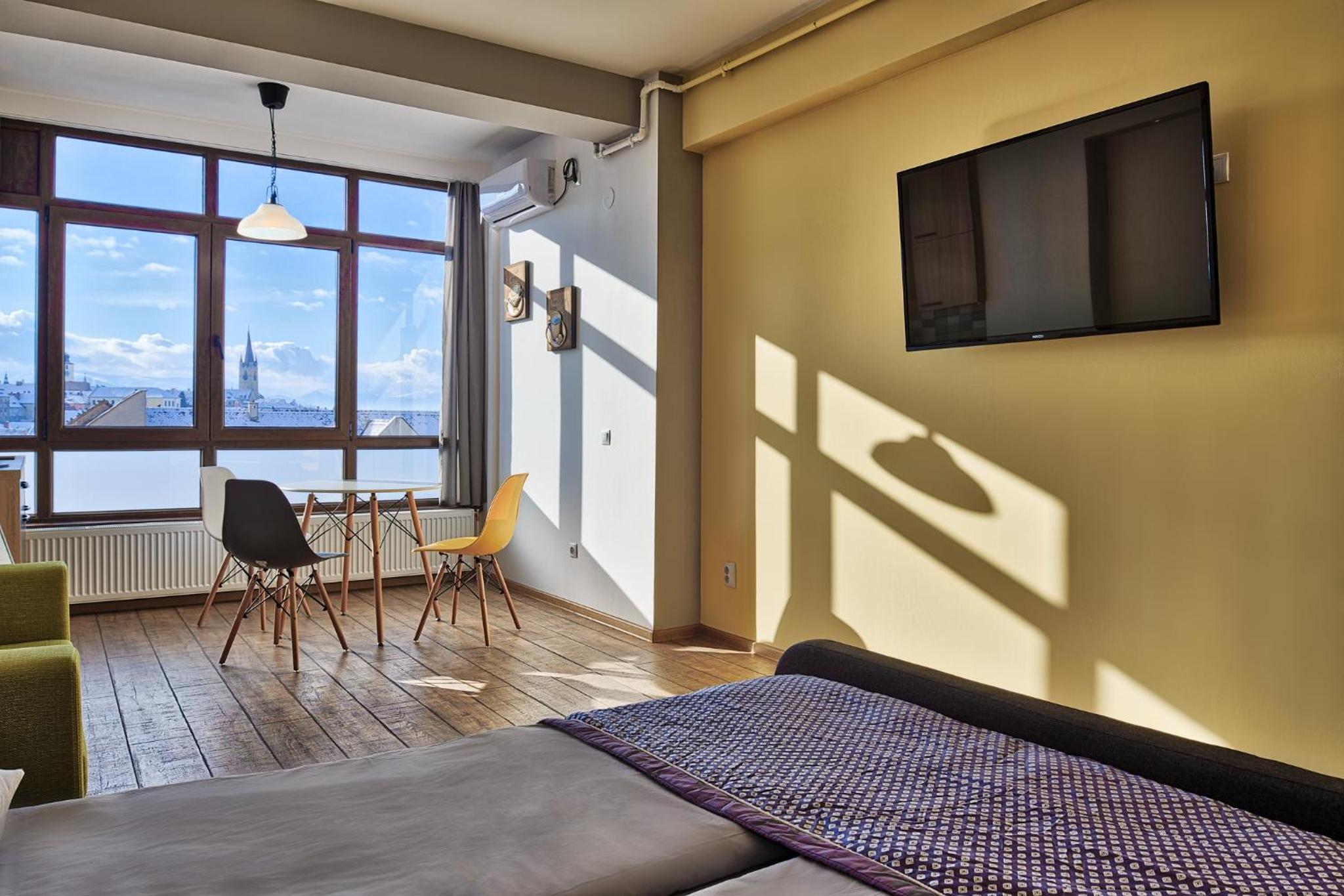 Studio Apartment - Photo 9