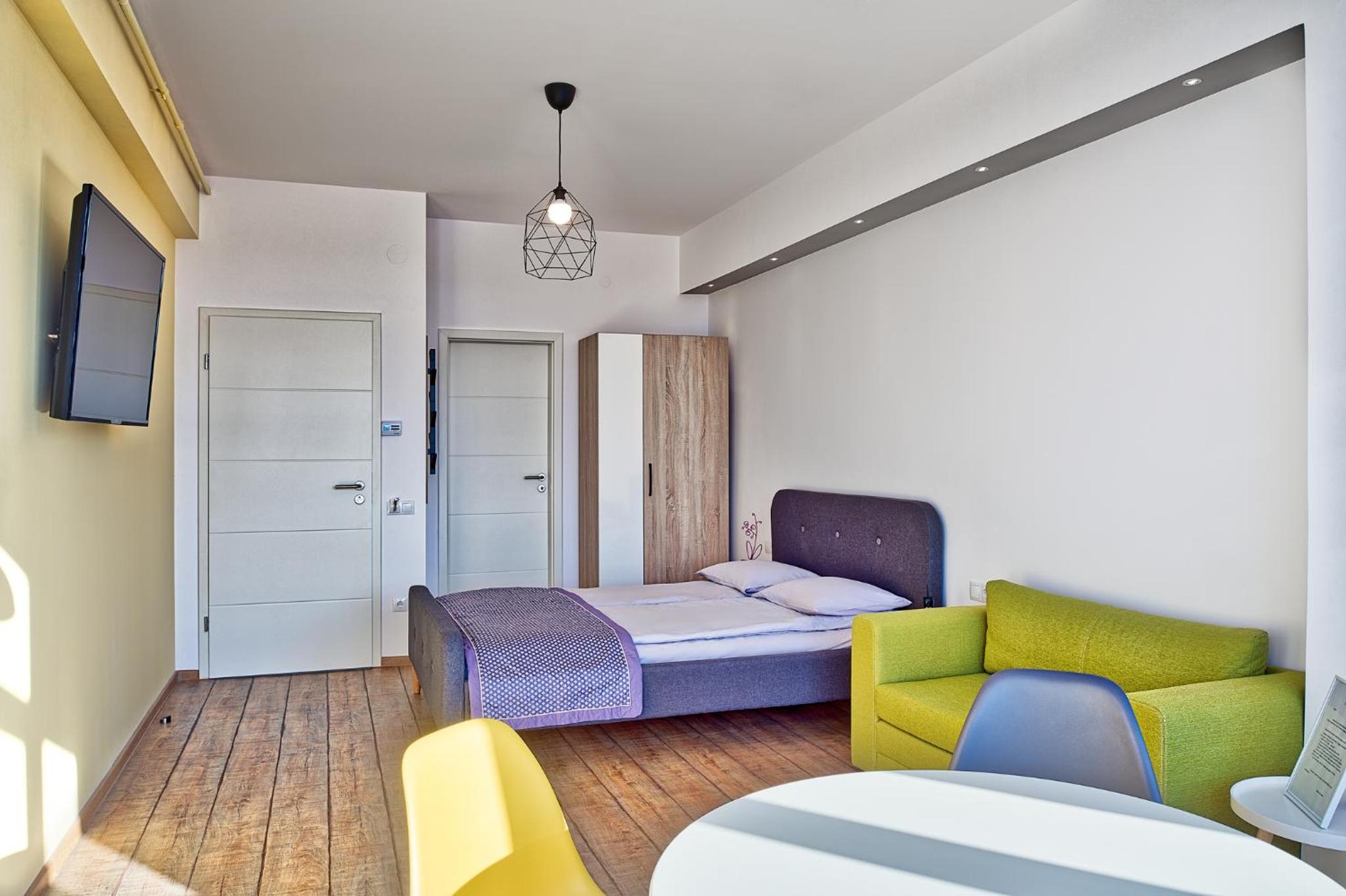 Studio Apartment - Photo 10