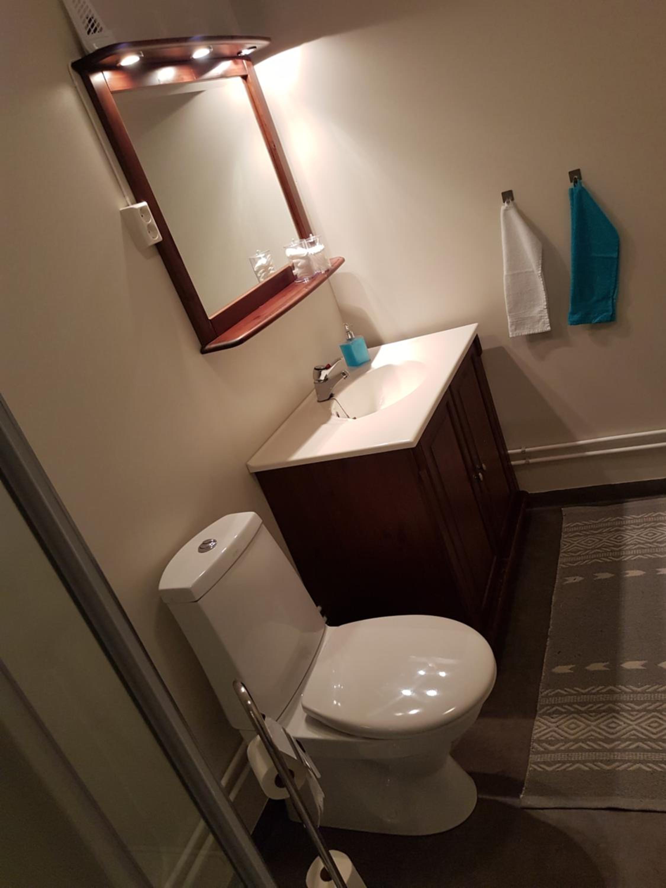 Basic Triple Room with Shared Bathroom photo 3