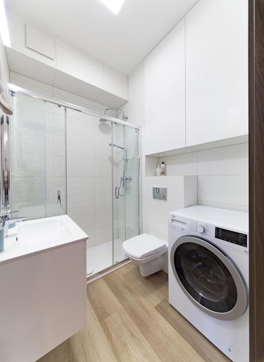 One-Bedroom Apartment - Photo 3