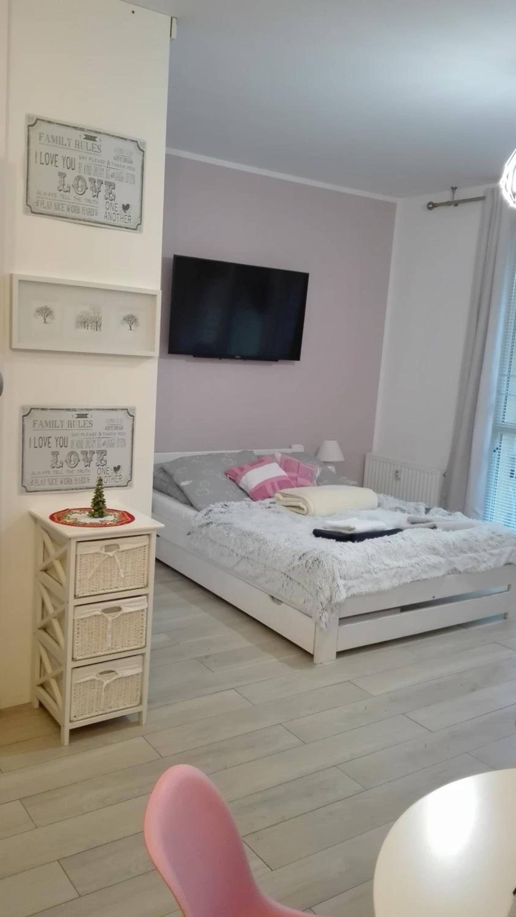 Apartment with Terrace - Photo 8