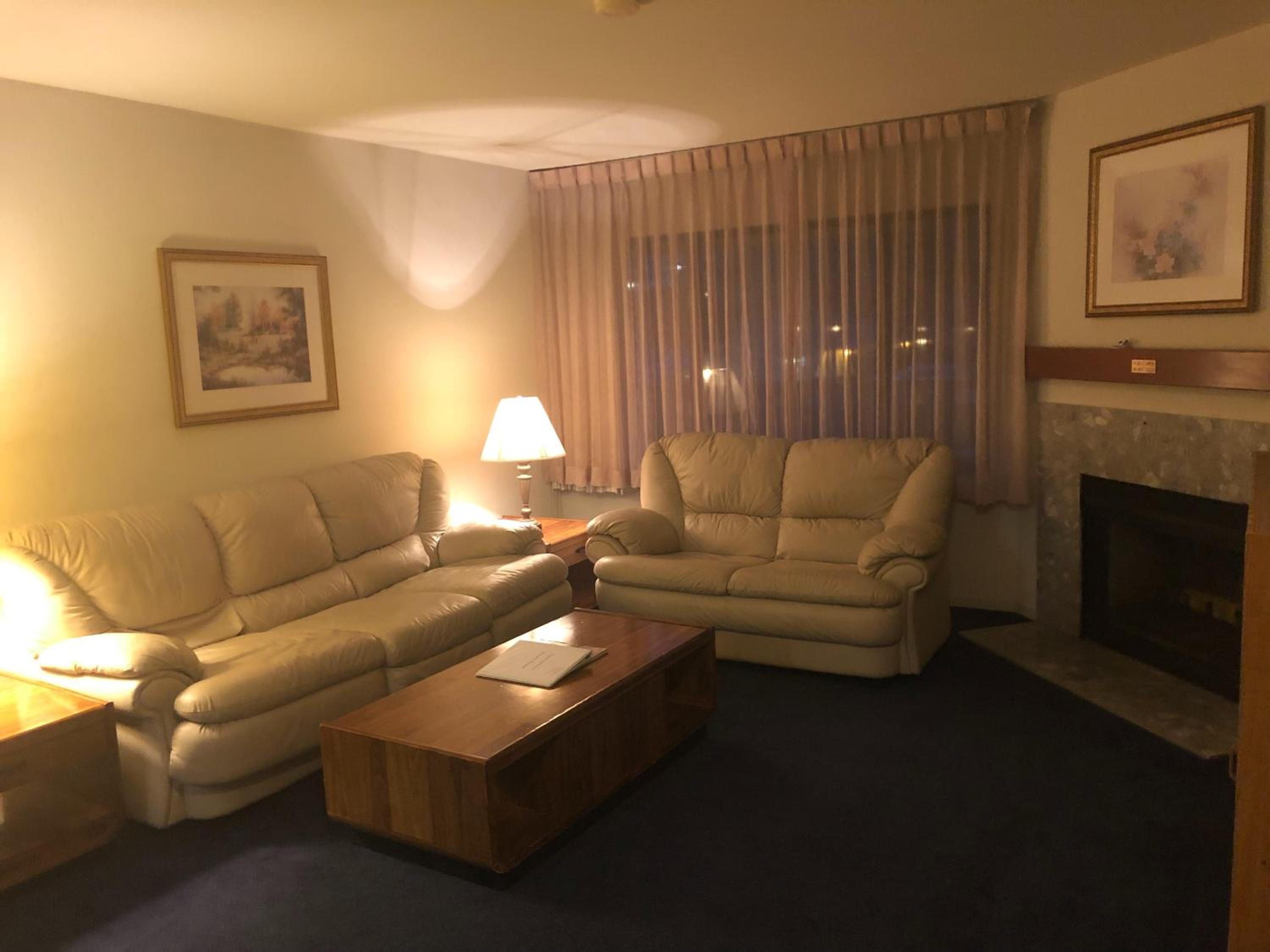 Deluxe King Suite - Photo 1