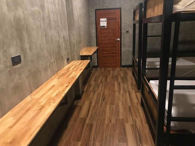 Bed in 6-Bed Mixed Dormitory Room photo 3
