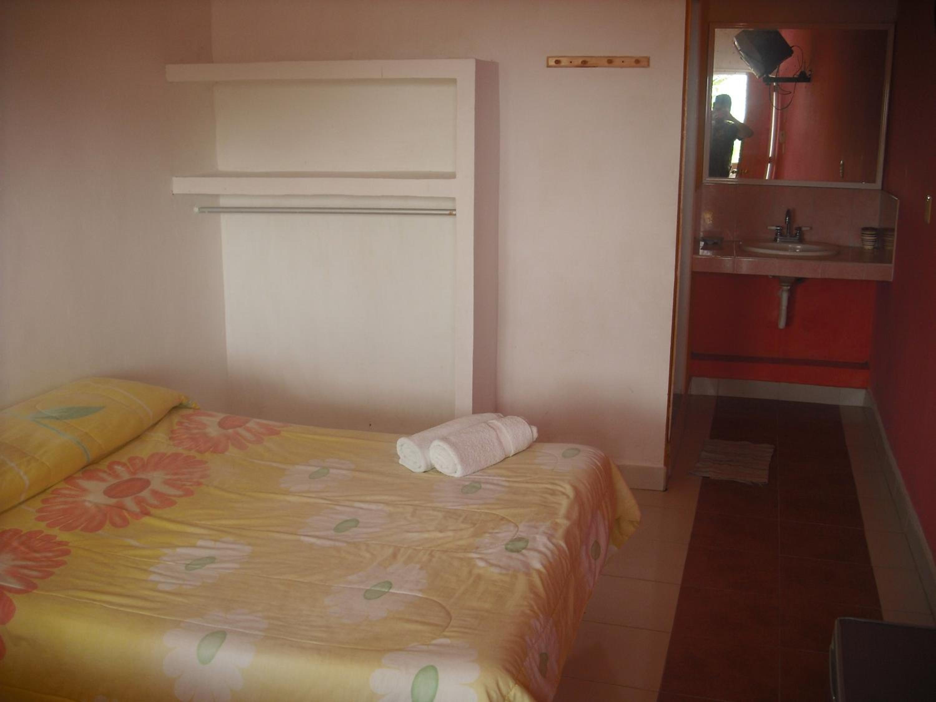 Double Room - Photo 5