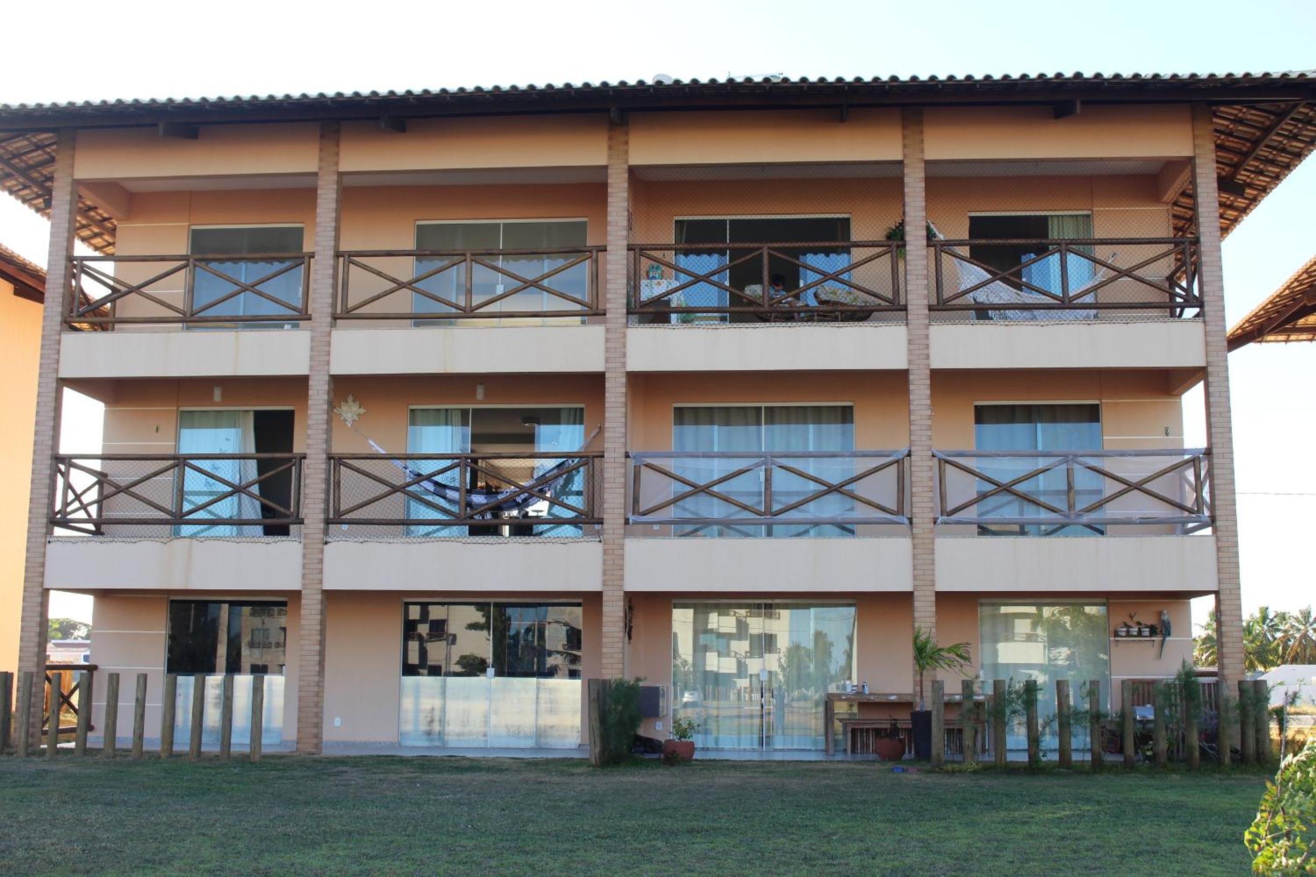 Apartment with Balcony - Photo 3