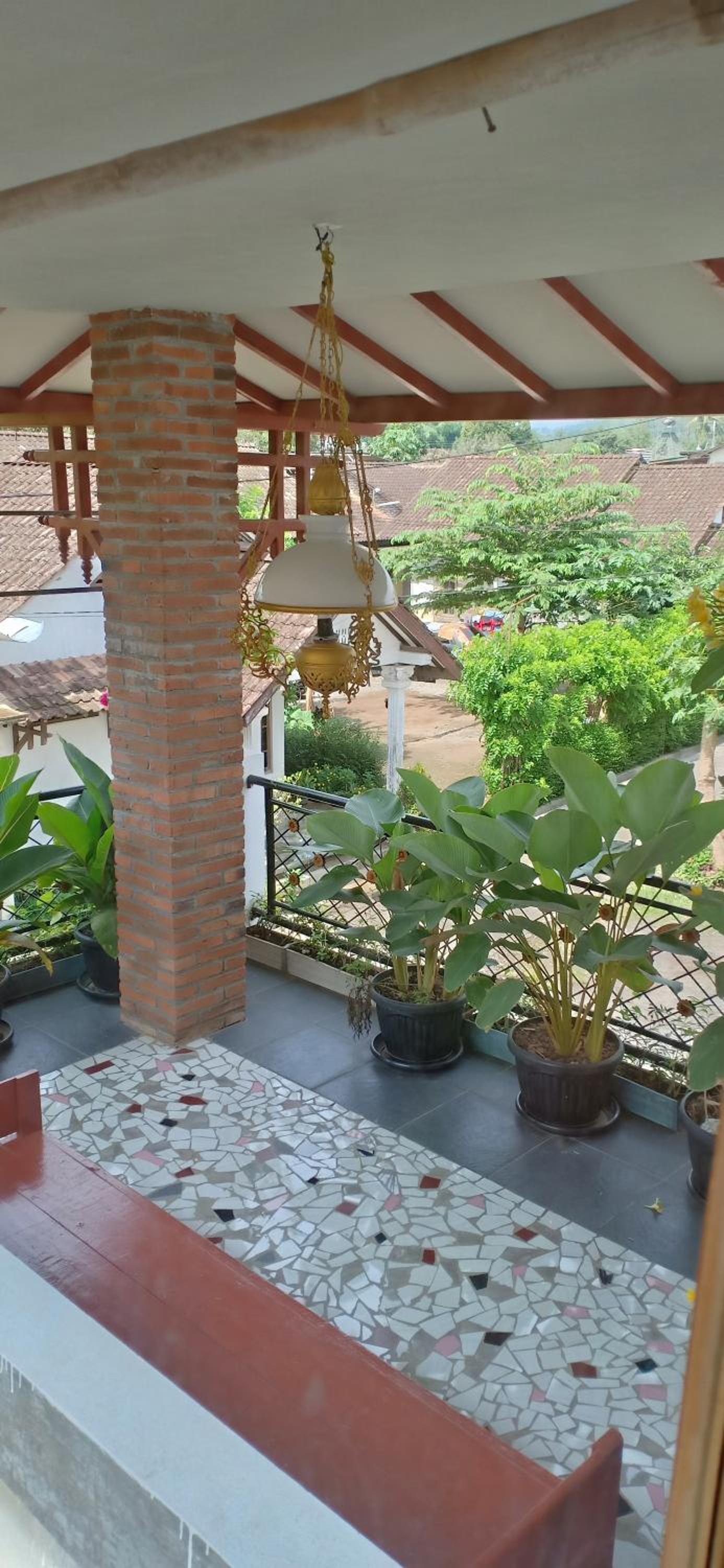 Family Room with Balcony - Photo 3
