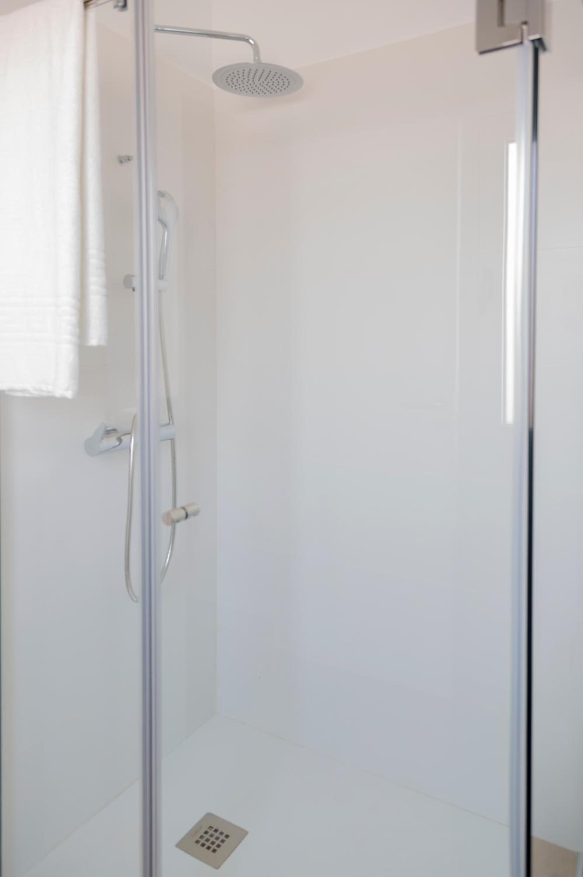 Studio Apartment - Photo 17