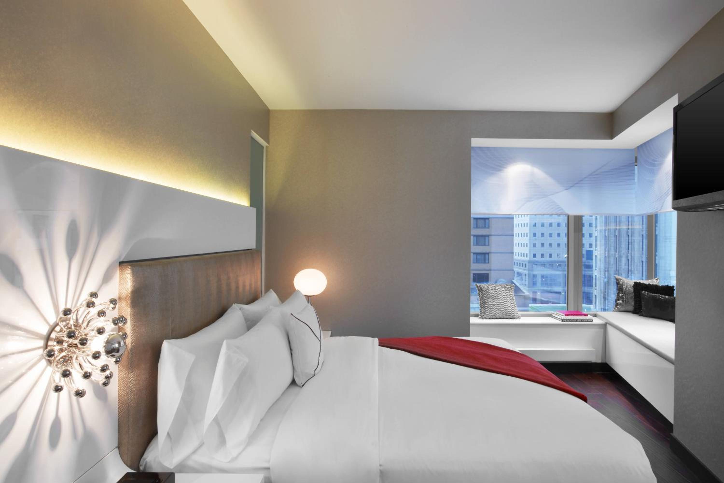 One-Bedroom King Suite with City View, Non-Smoking