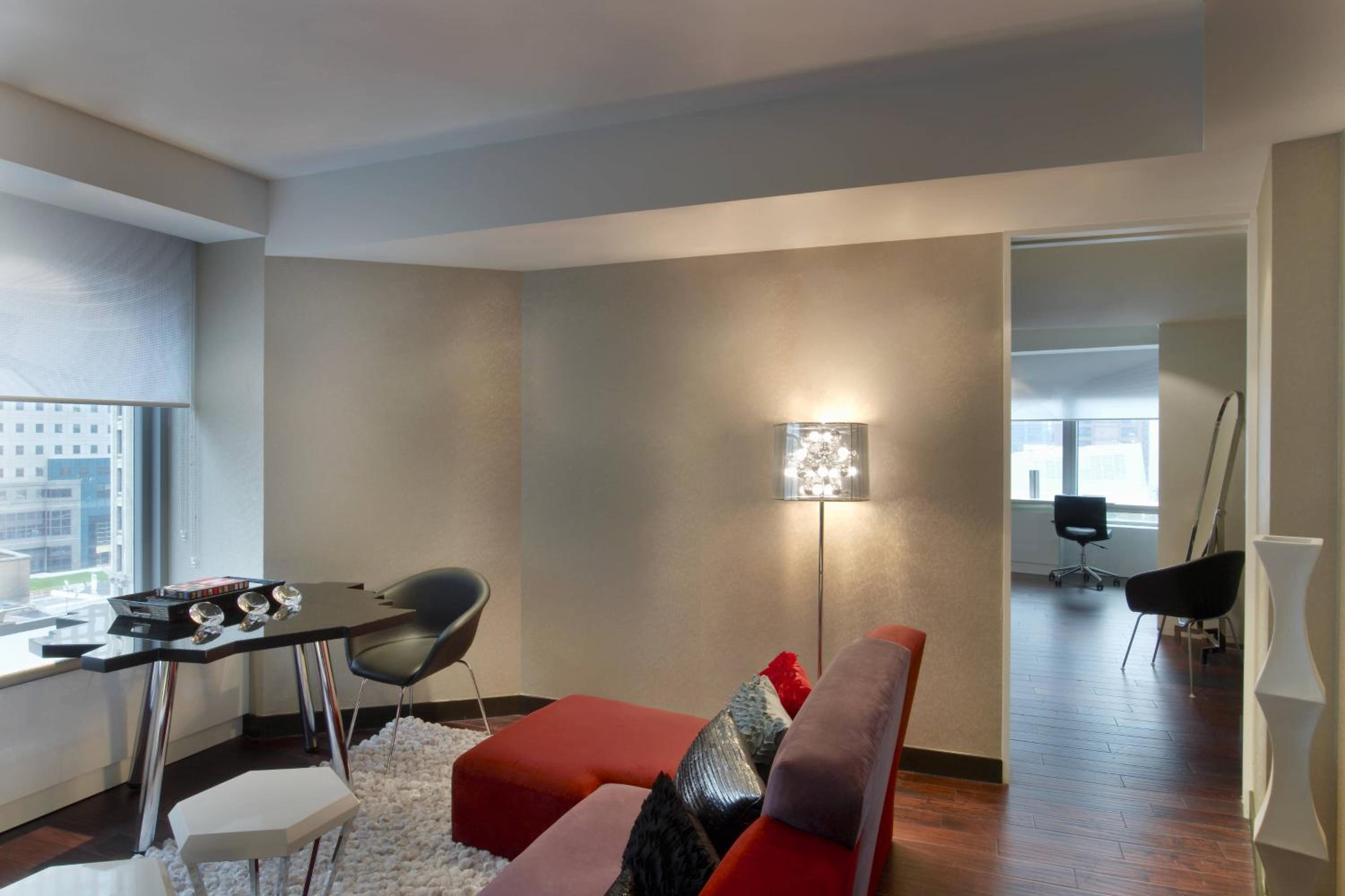 One-Bedroom King Suite with City View, Non-Smoking