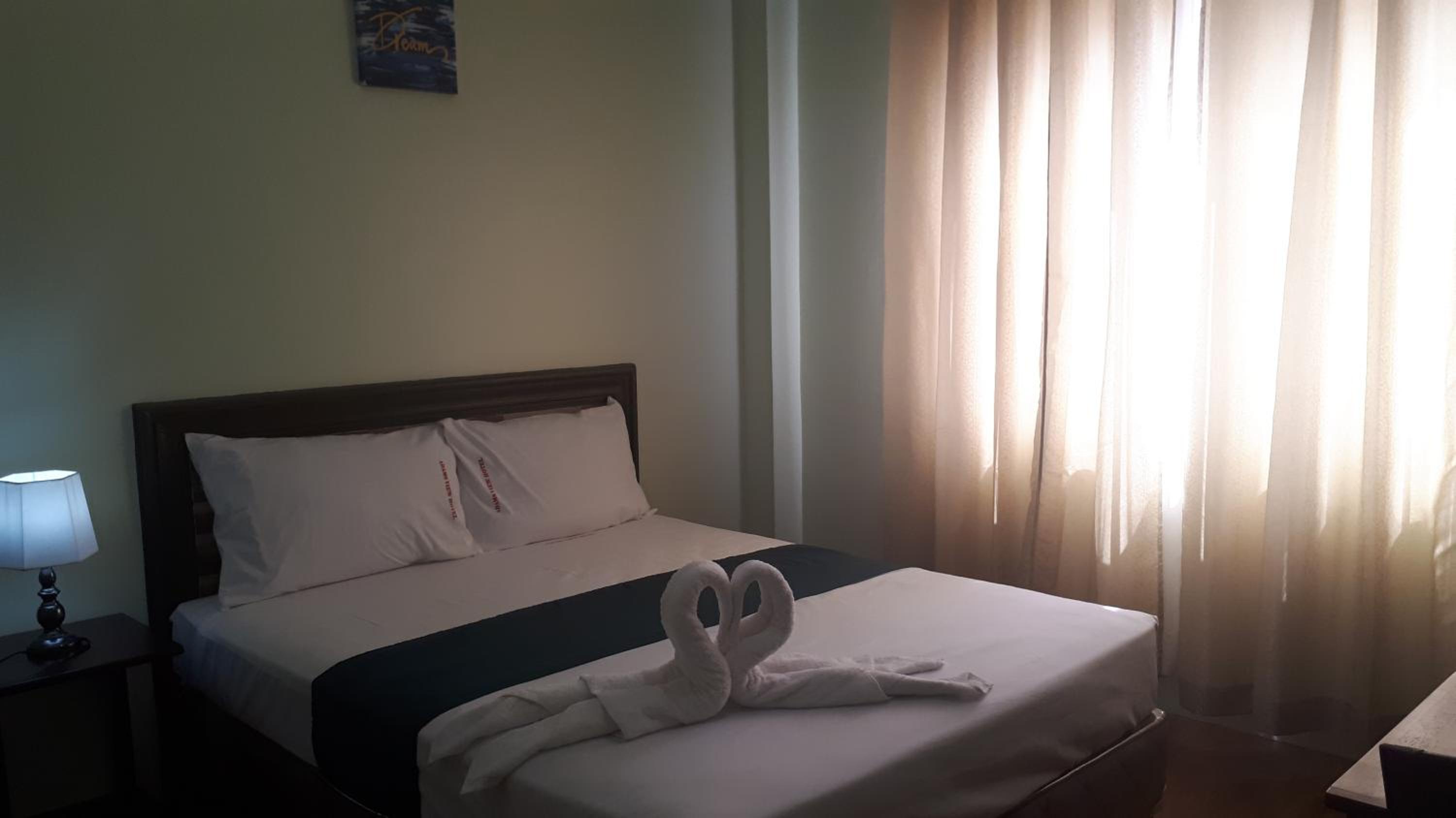 Budget Double Room - Photo 5