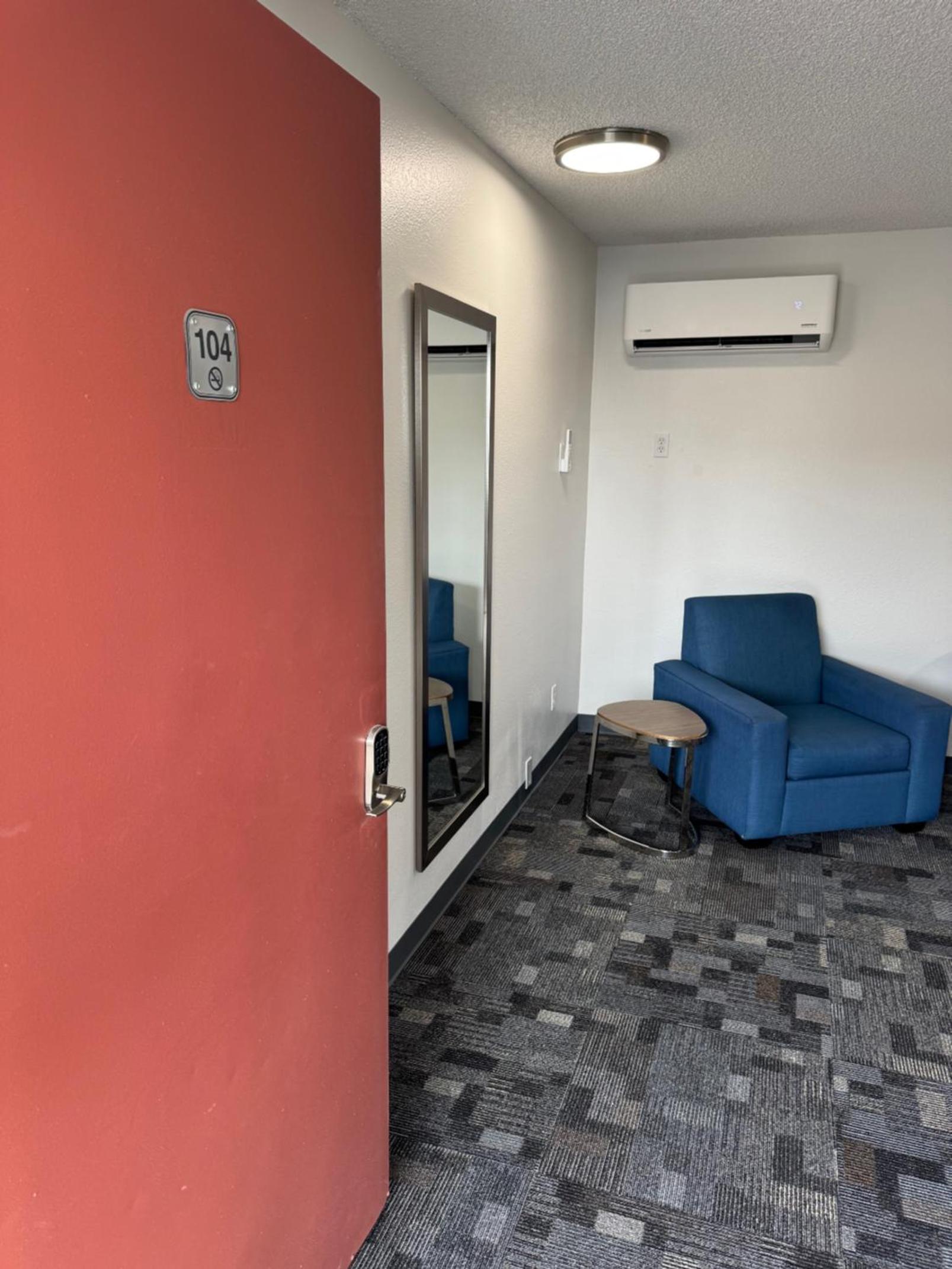 Deluxe King Room photo 2