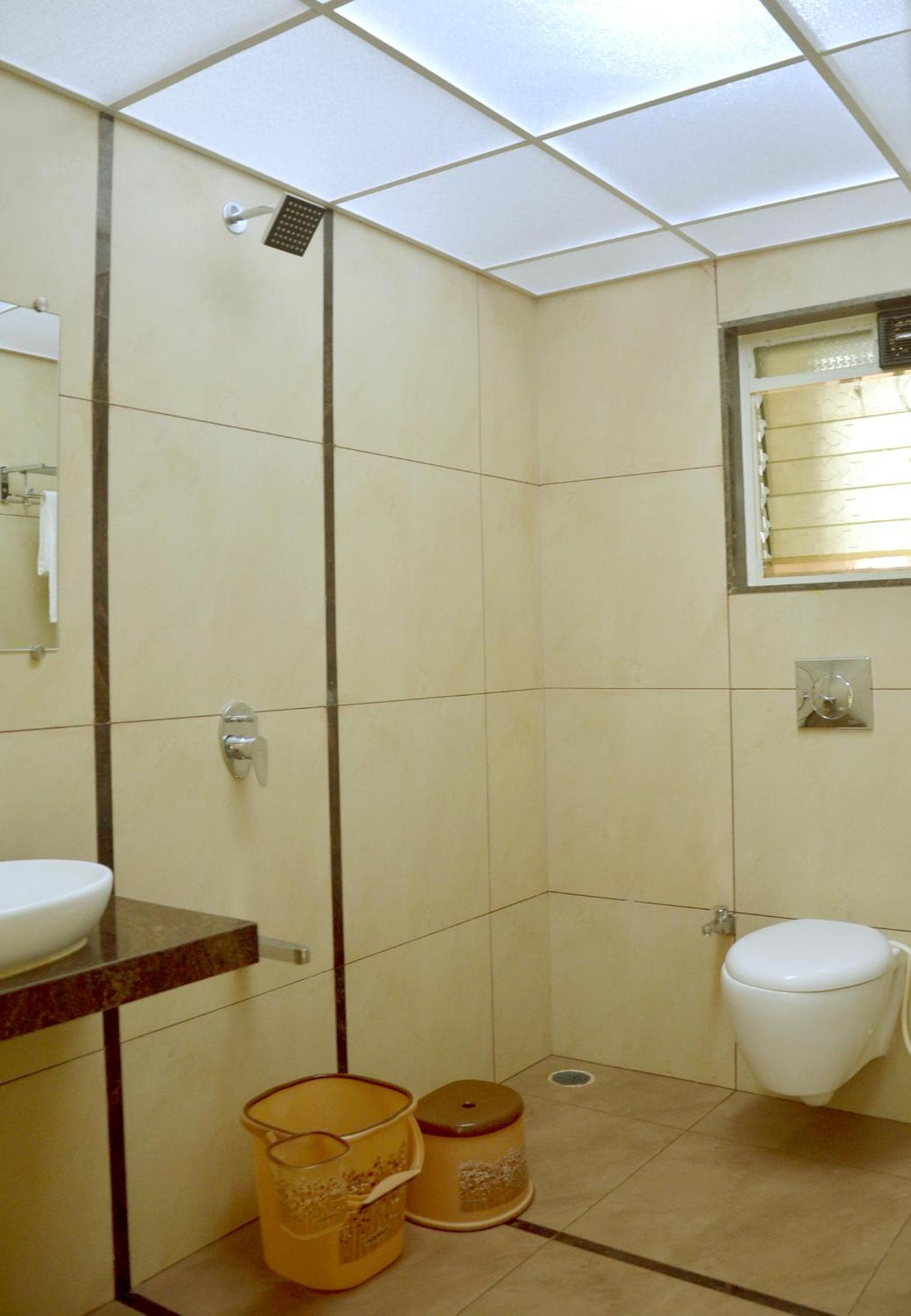 Deluxe Double Room (2 Adults + 1 Child) photo 2