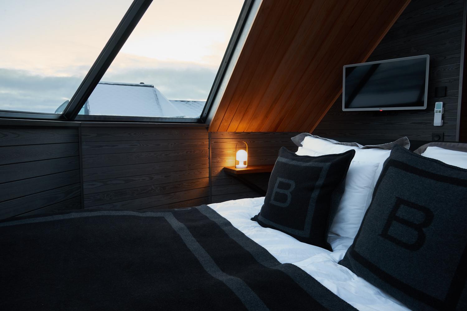 Glass Igloo photo 1