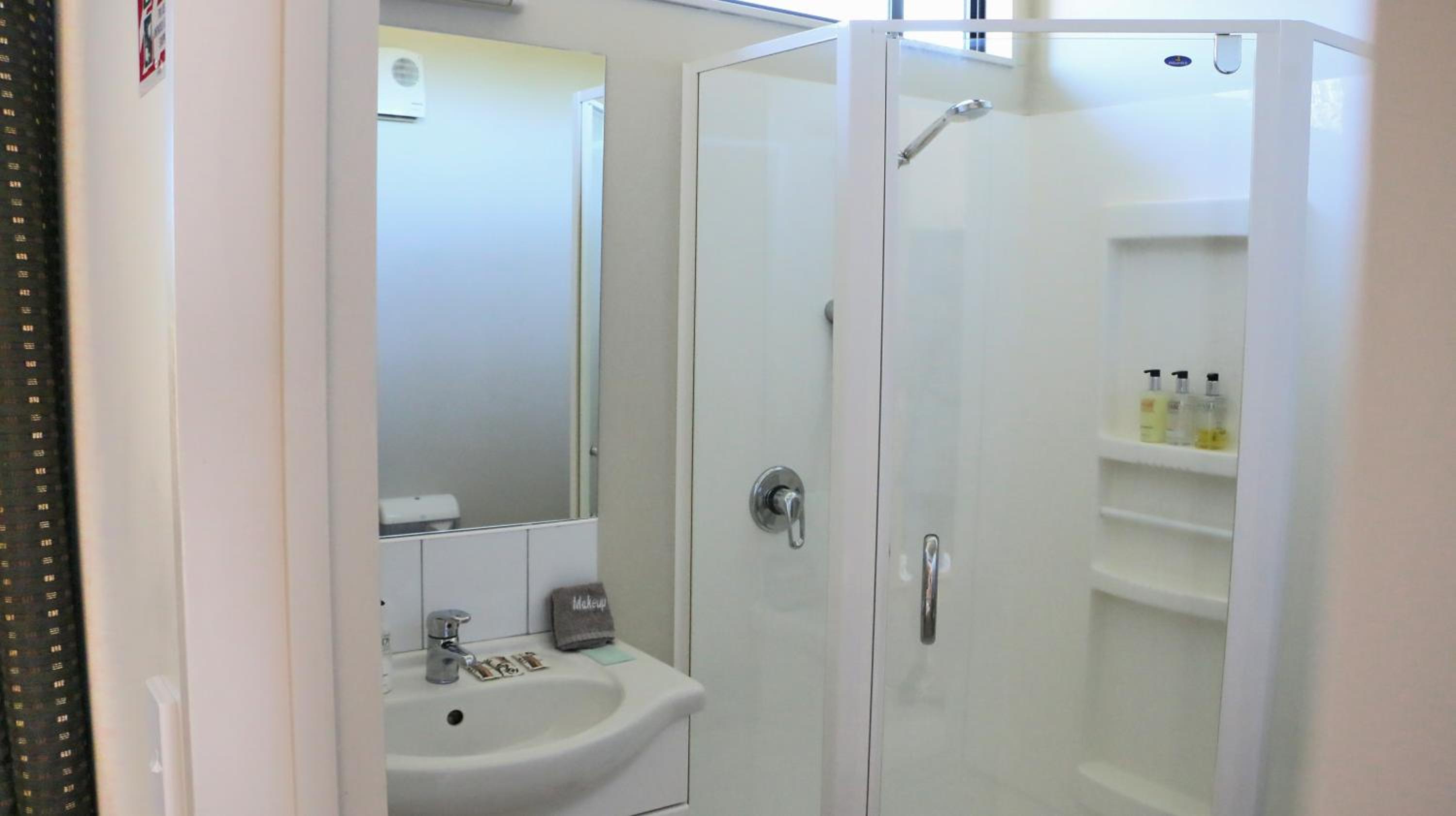 Executive Triple Room - Photo 20