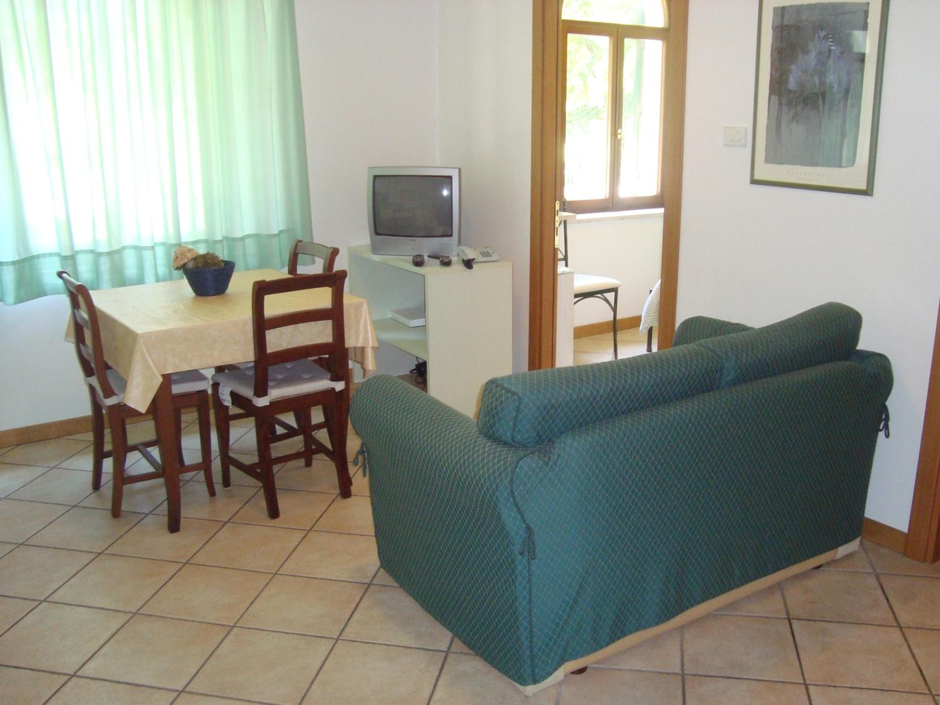 Small One-Bedroom Apartment photo 3