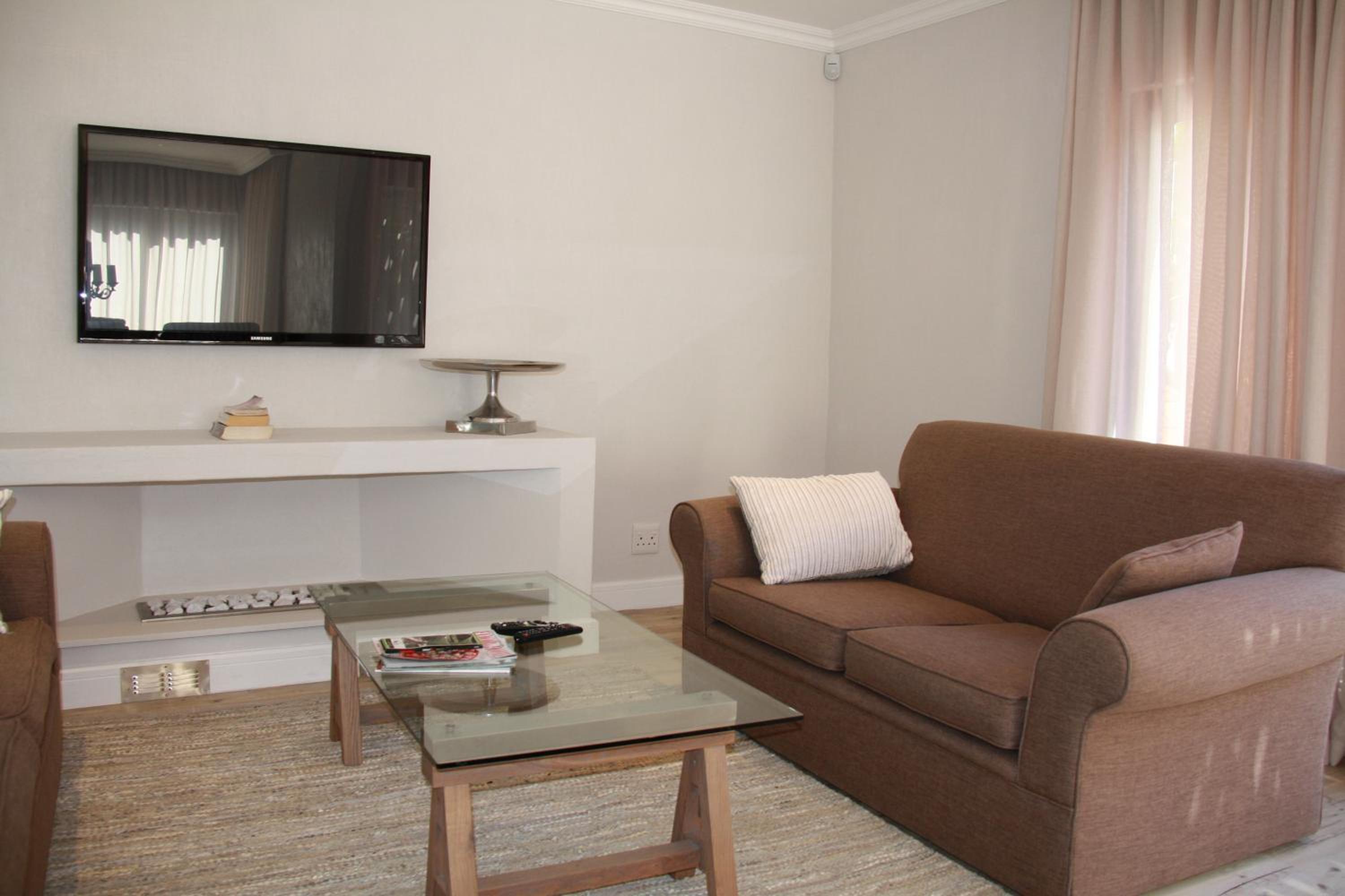 Villa photo 2