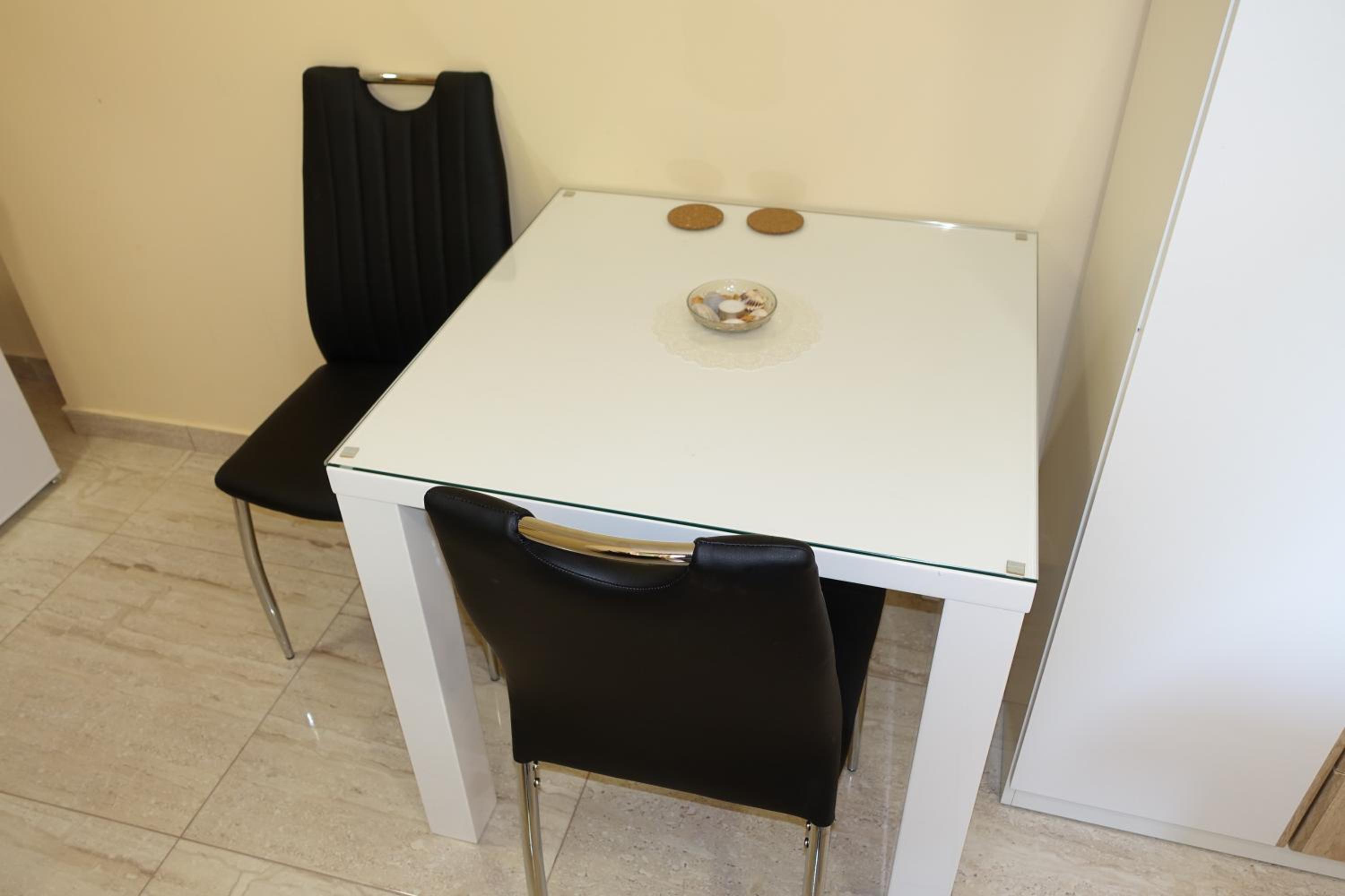 Studio Apartment with Terrace photo 2