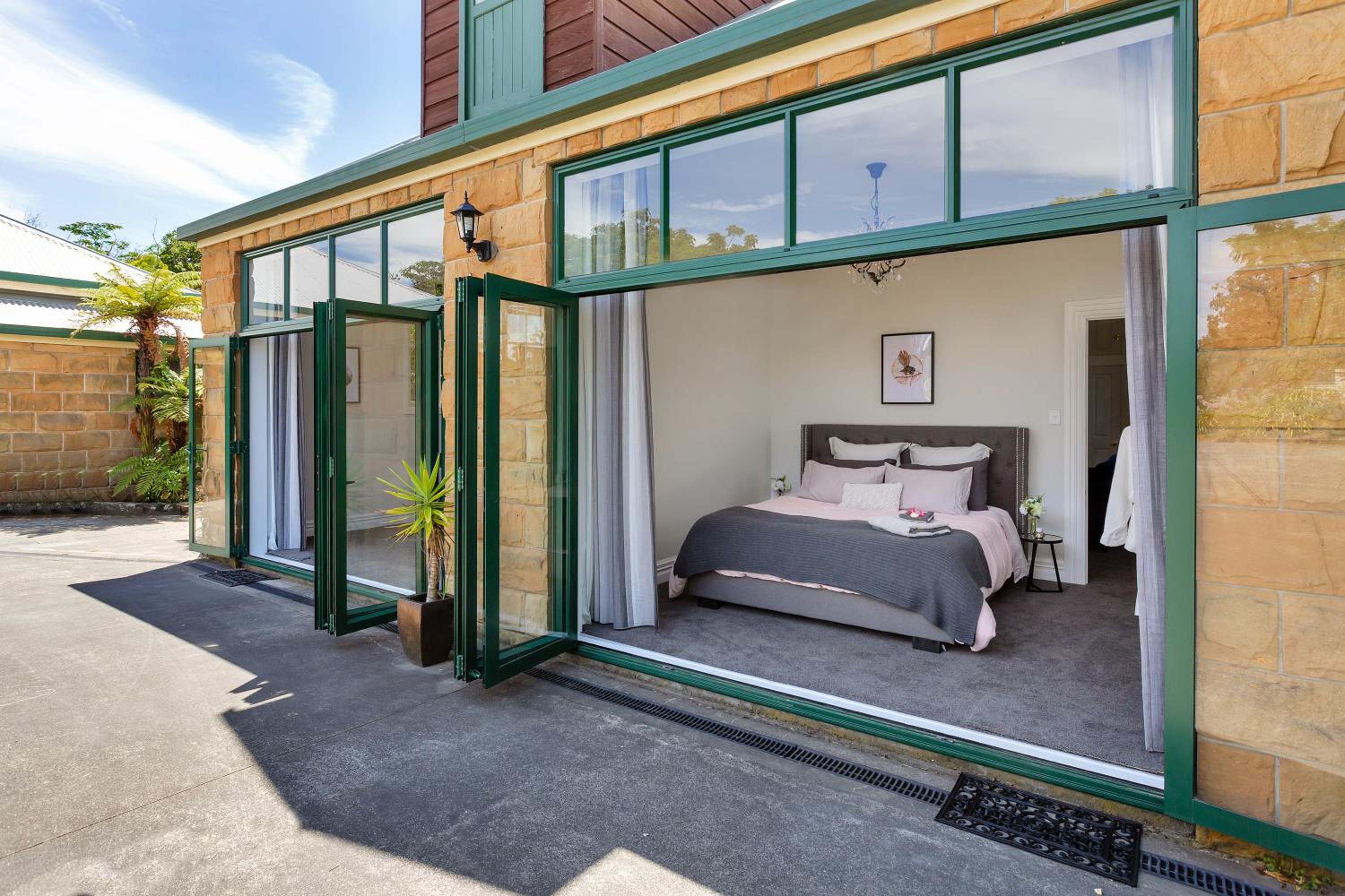 Deloraine Cottage - luxury accommodation near Abbey Caves - Photo 27