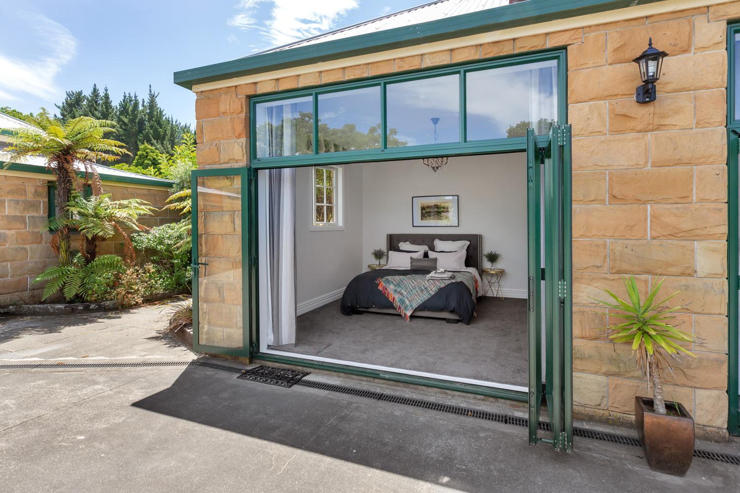 Deloraine Cottage - luxury accommodation near Abbey Caves - Photo 26