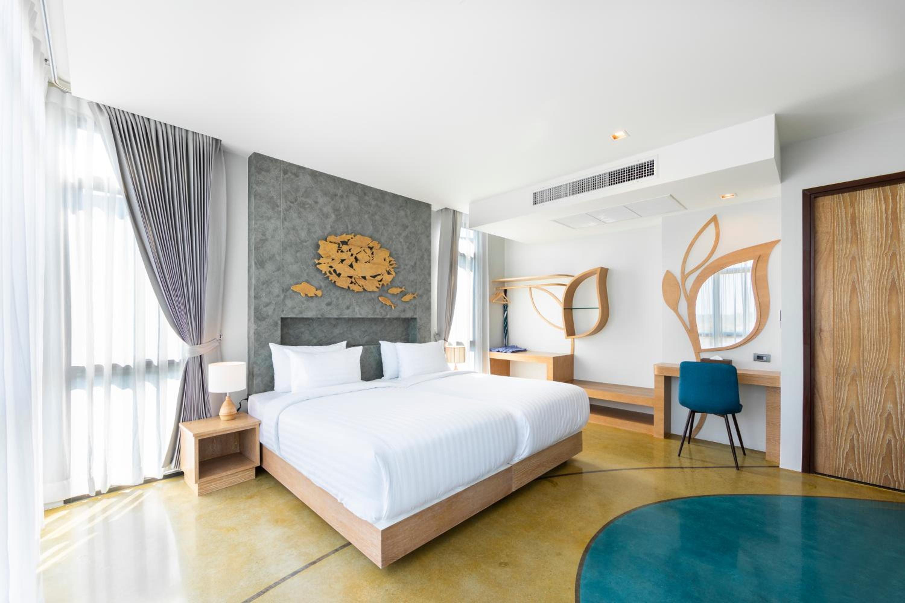 Two-Bedroom Suite with River View - Photo 9