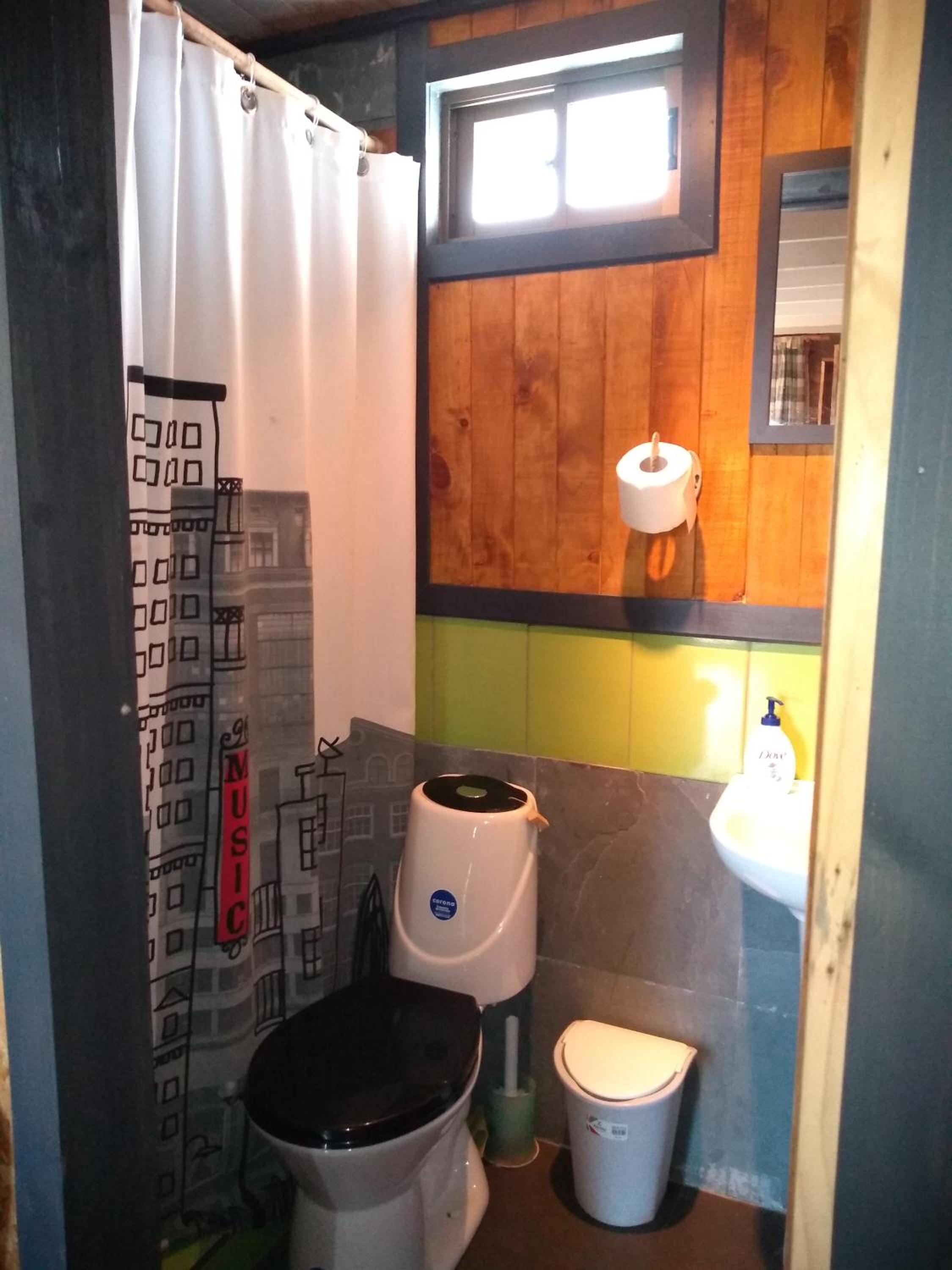 Family Room with Private Bathroom photo 3