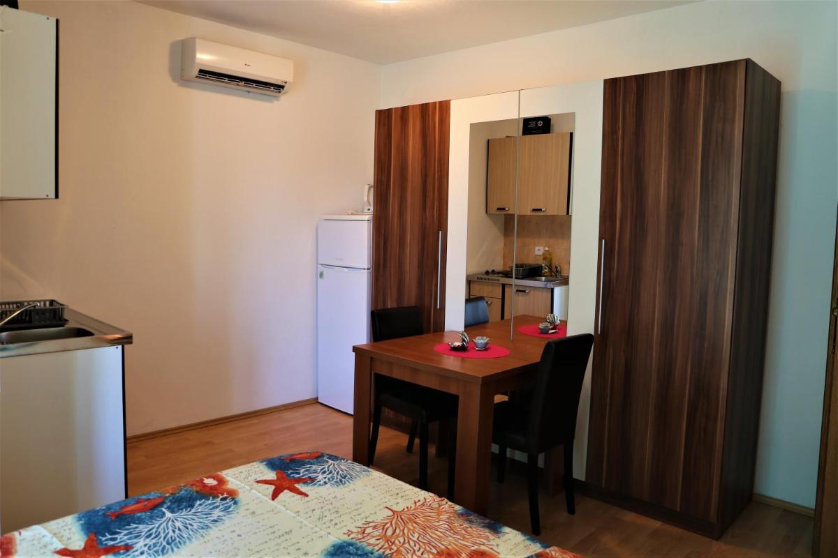 Studio with Terrace photo 3