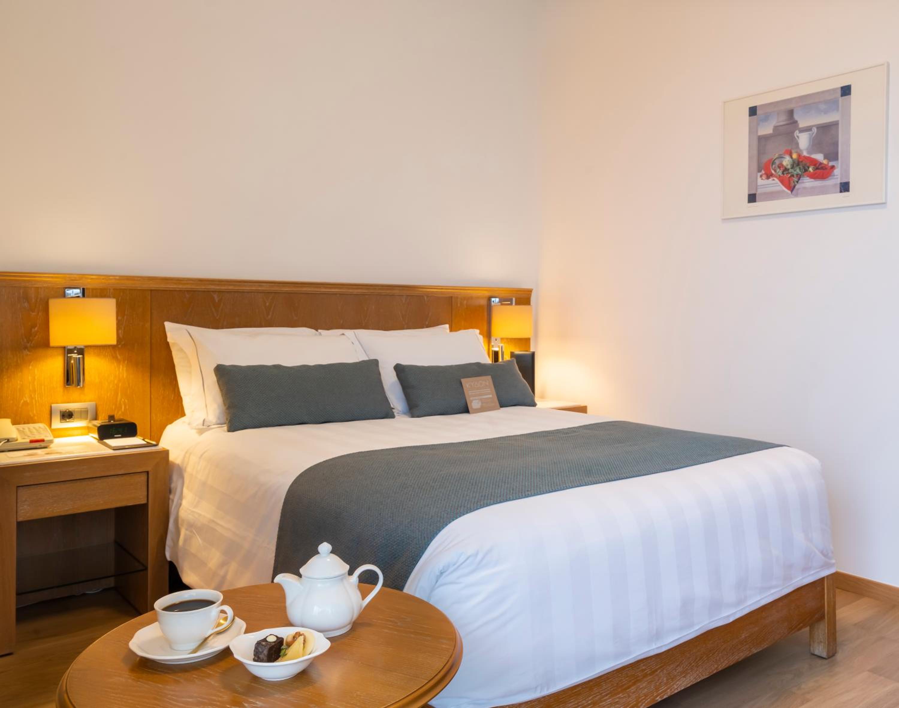 Classic Double Room thumbnail 6