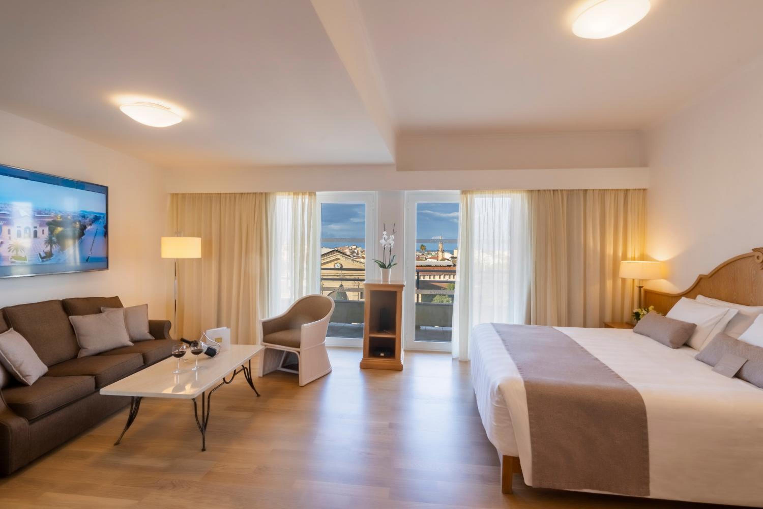 Executive Suite with Town Old View - Photo 19