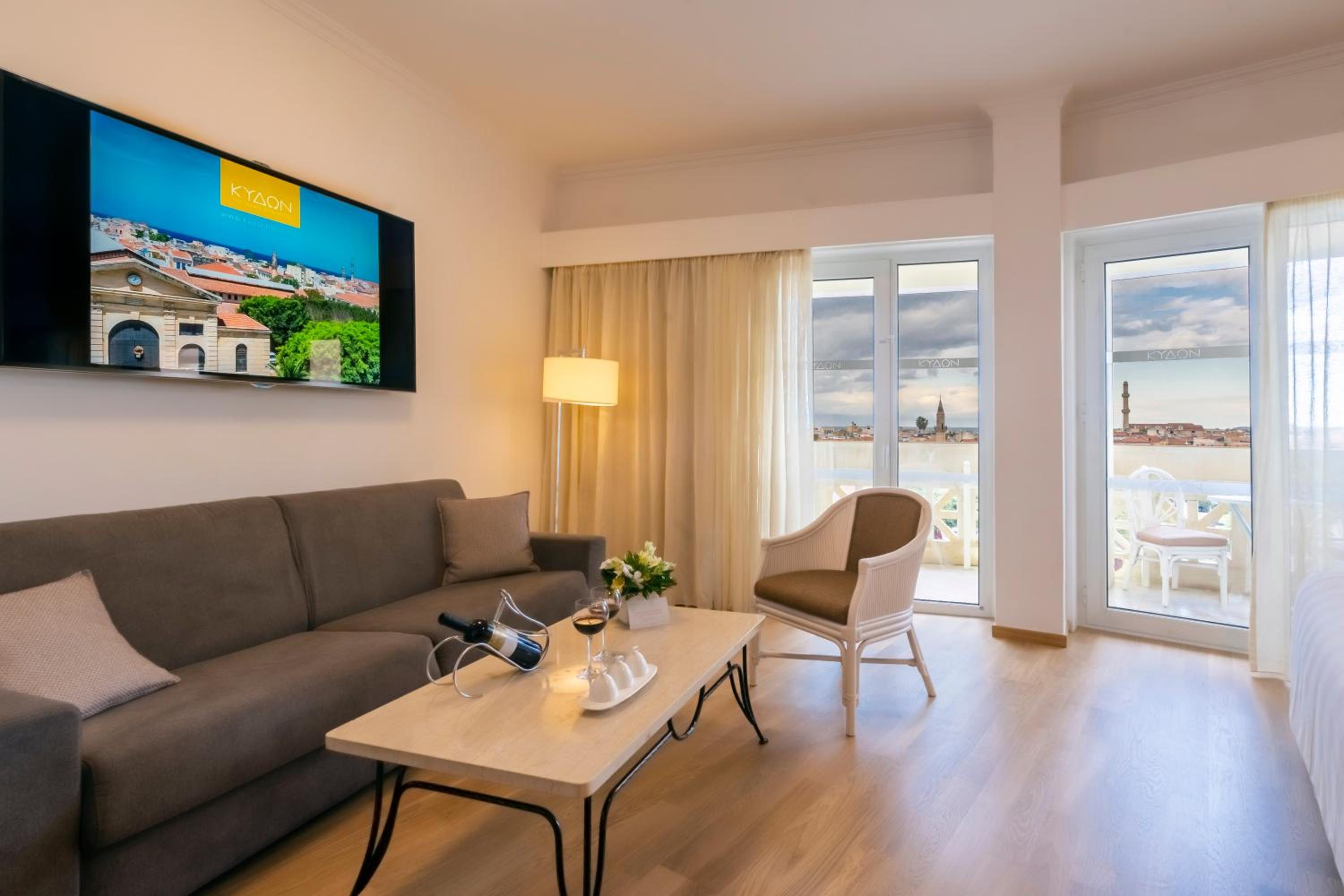 Junior Suite with Old Town View - Photo 4