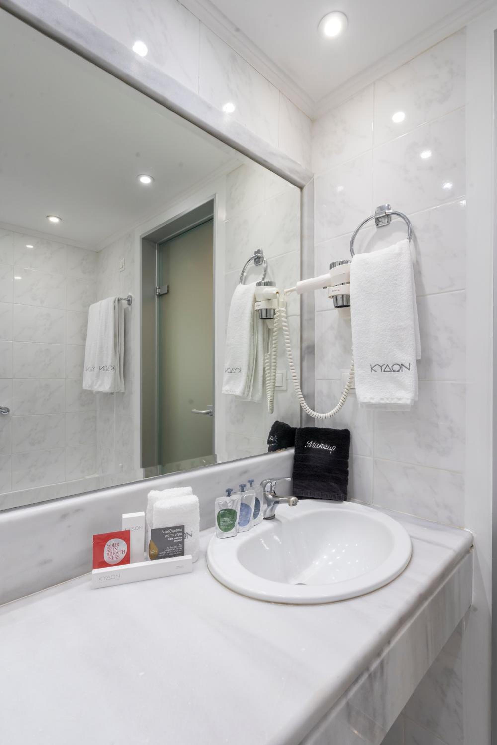 Comfort Double or Twin Room - Photo 12