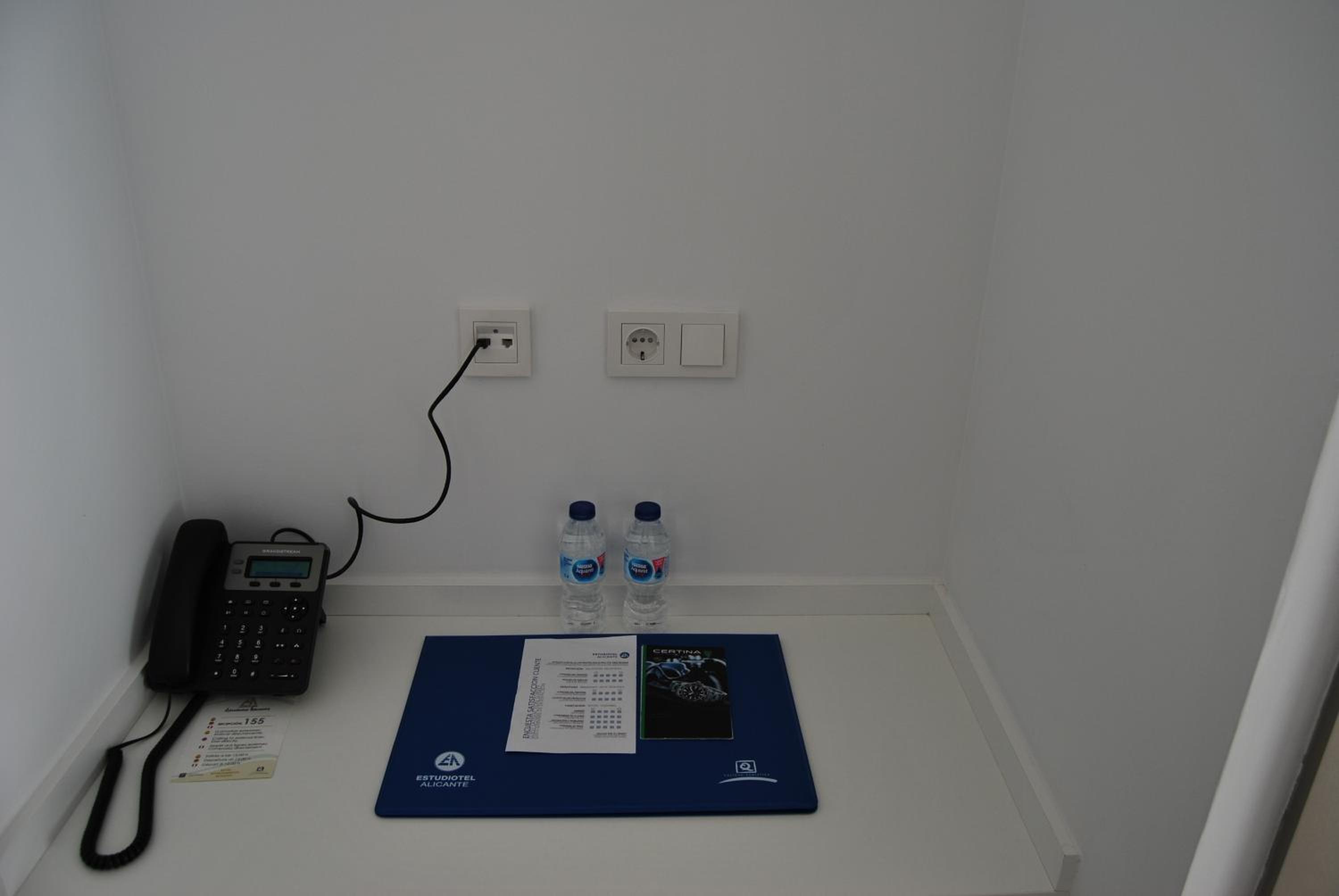 Twin Room - Photo 15