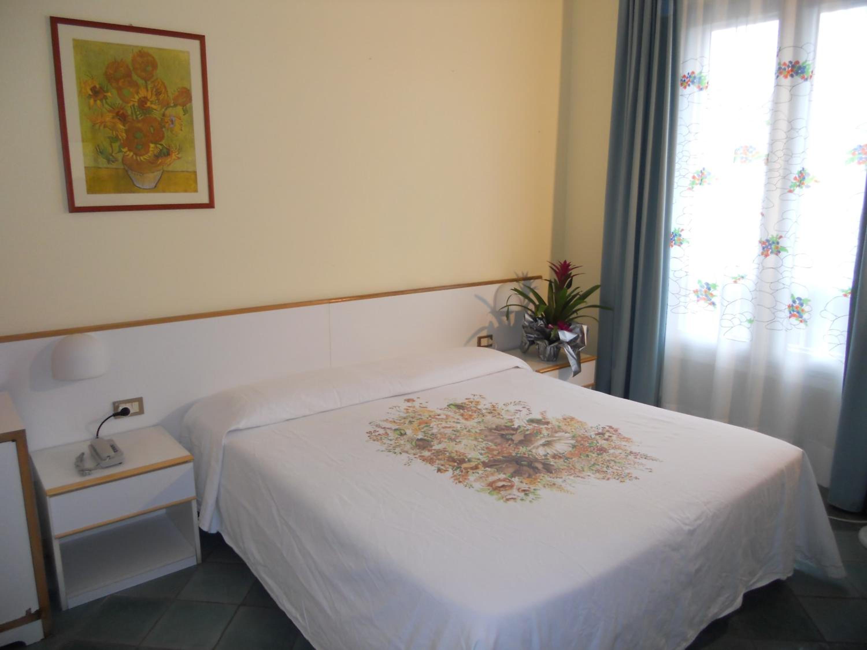 Economy Double Room photo 1