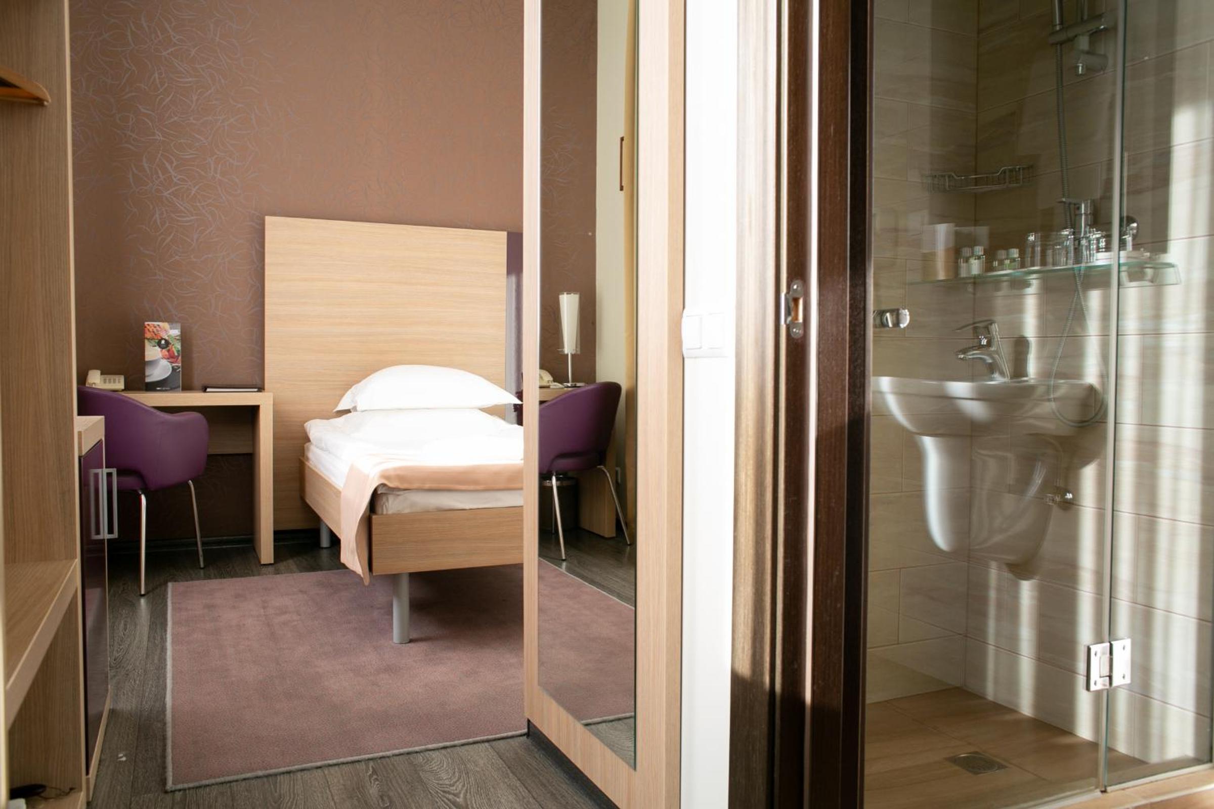 Economy Single Room