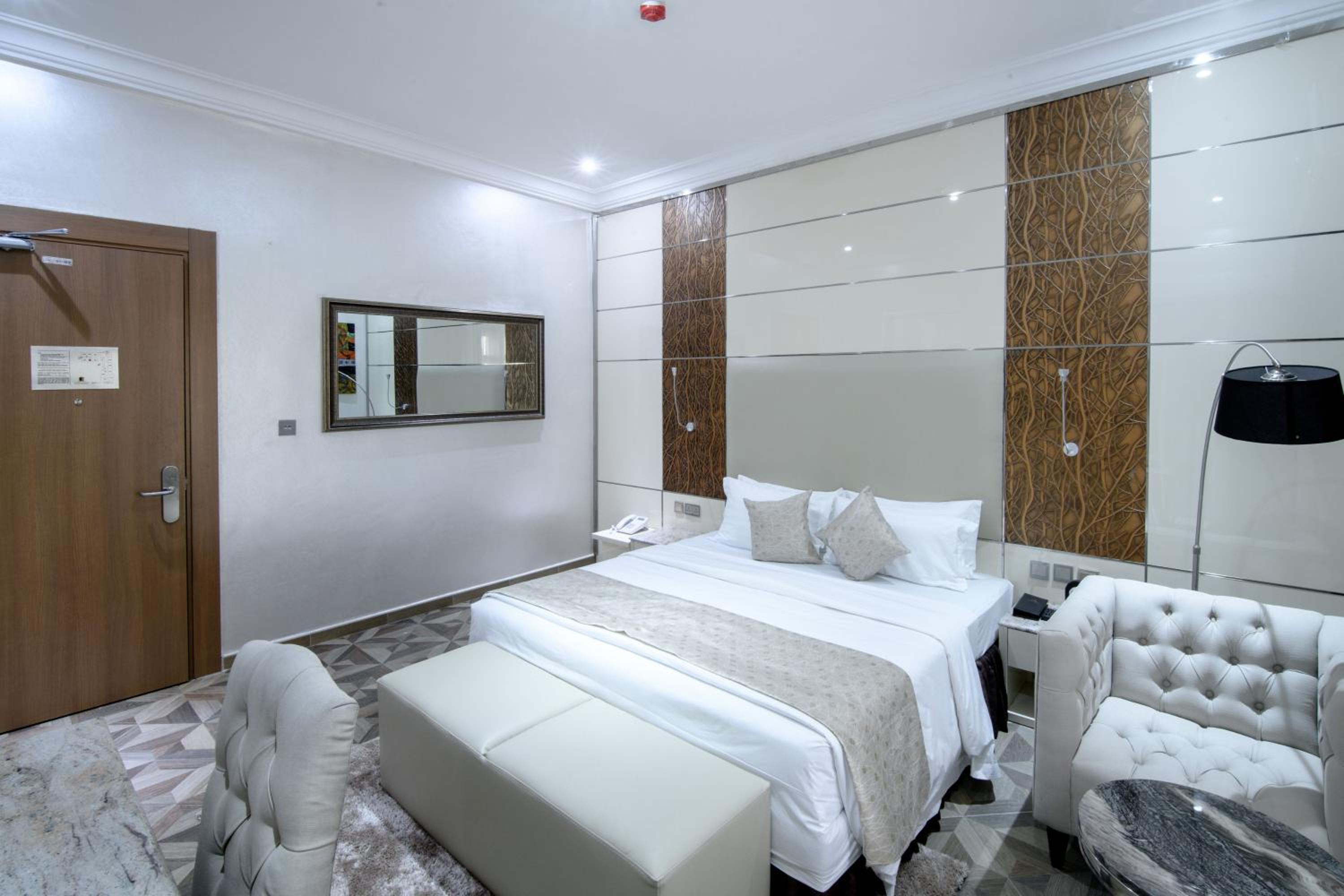 Standard Double Room photo 3