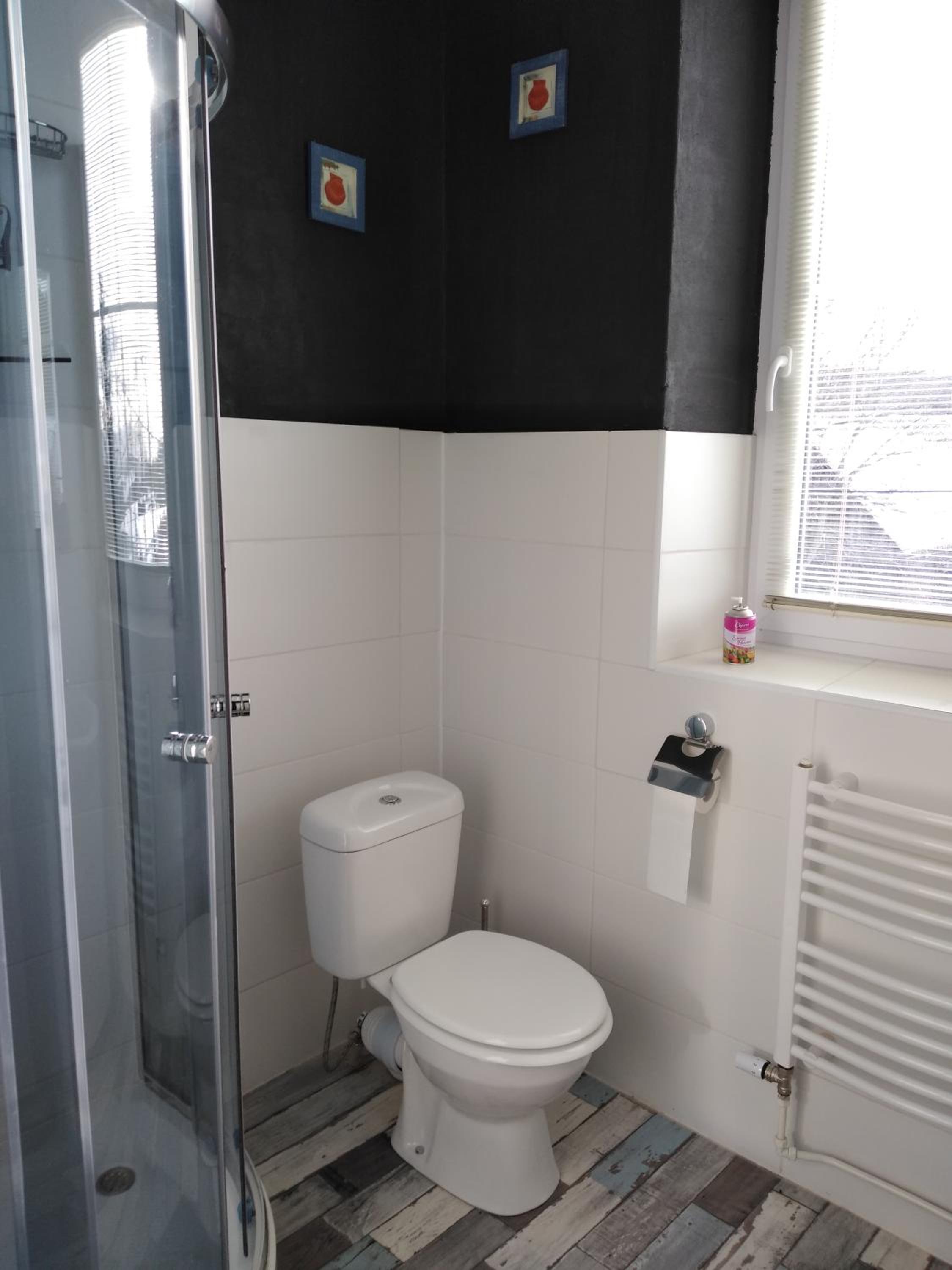Twin Room with Bathroom - Photo 2