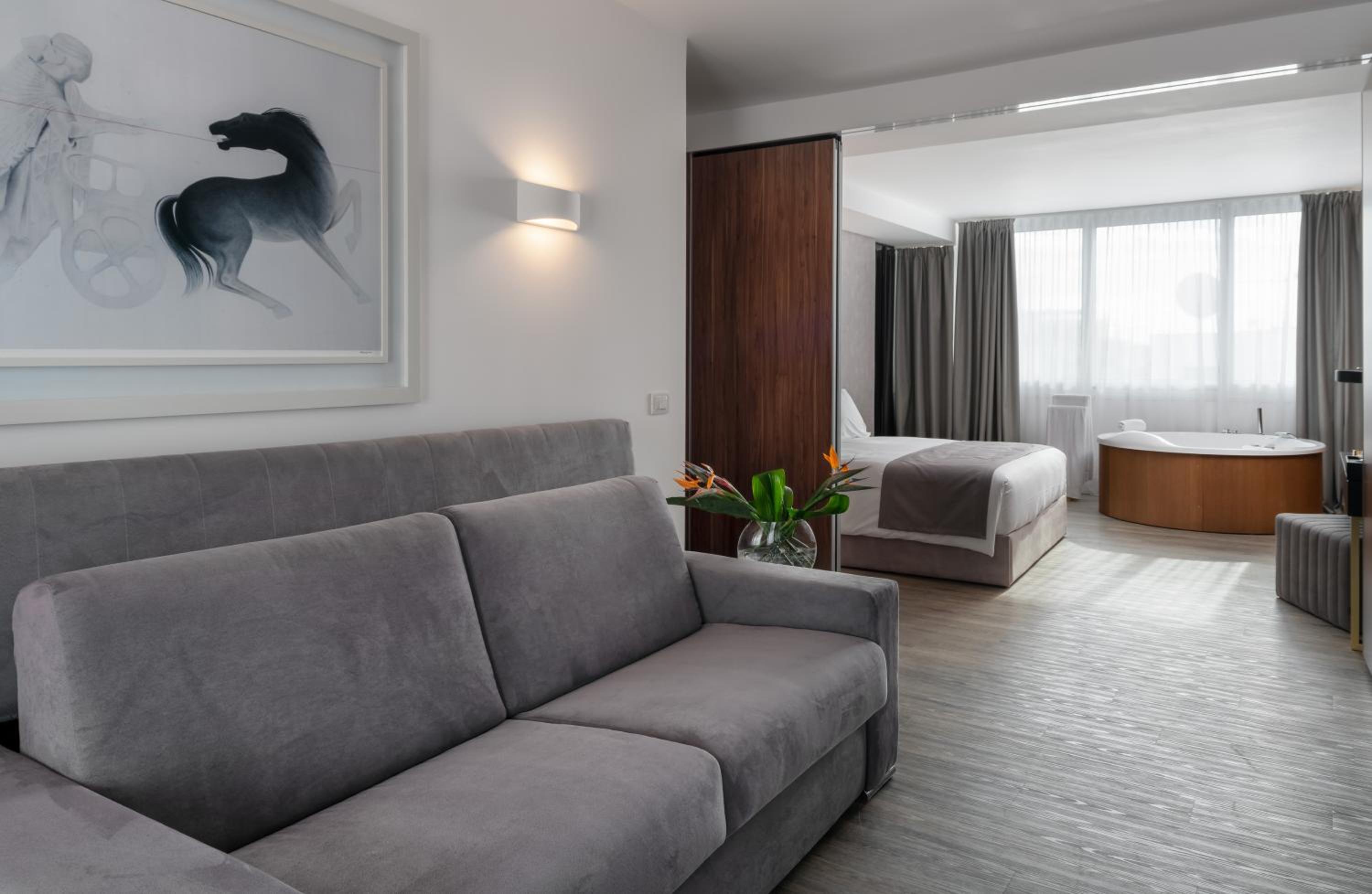 Deluxe Suite with Acropolis View