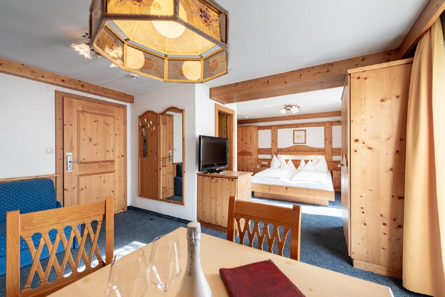 Deluxe Double Room - Photo 1