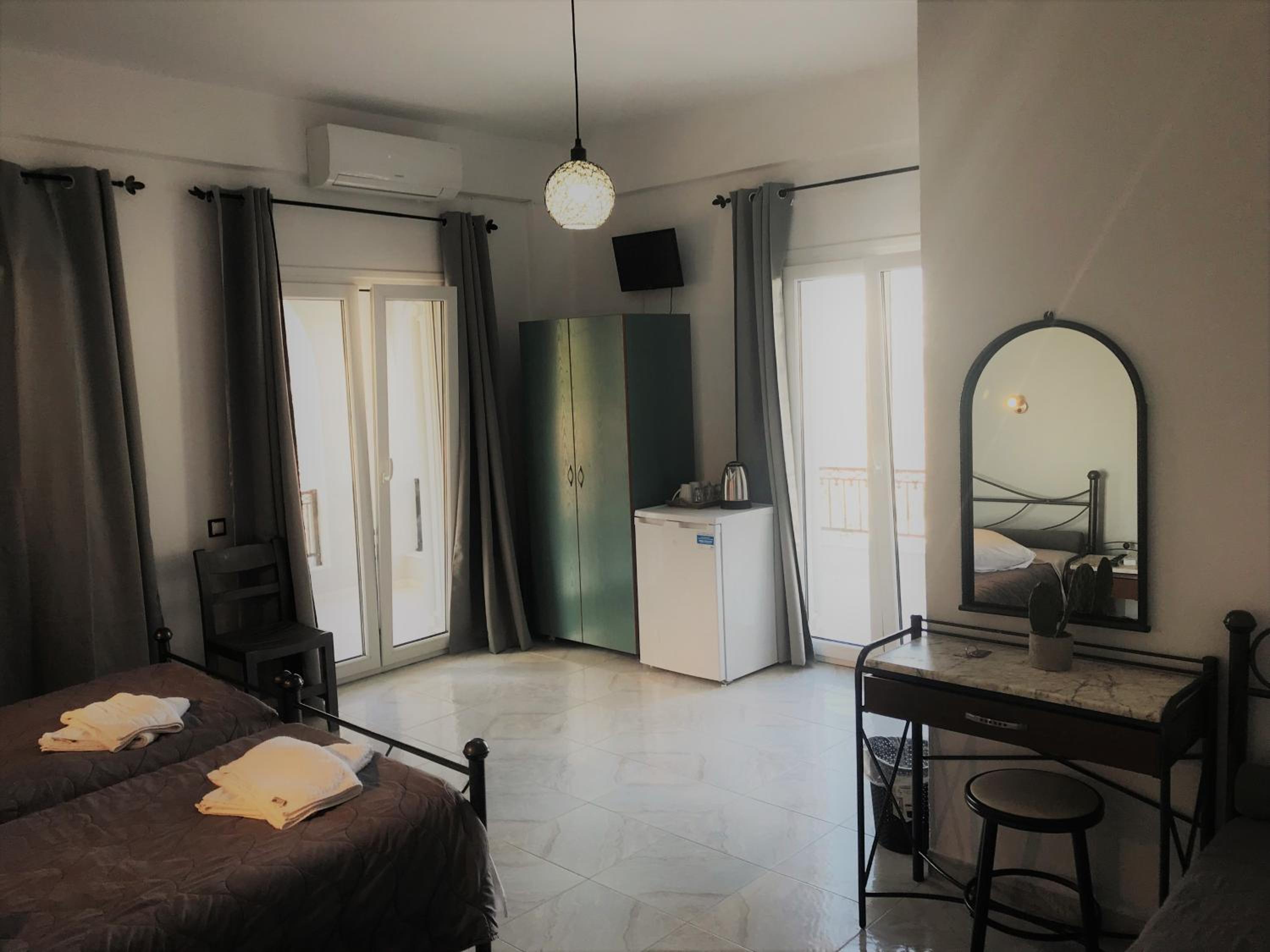 Double or Twin Room - Photo 10