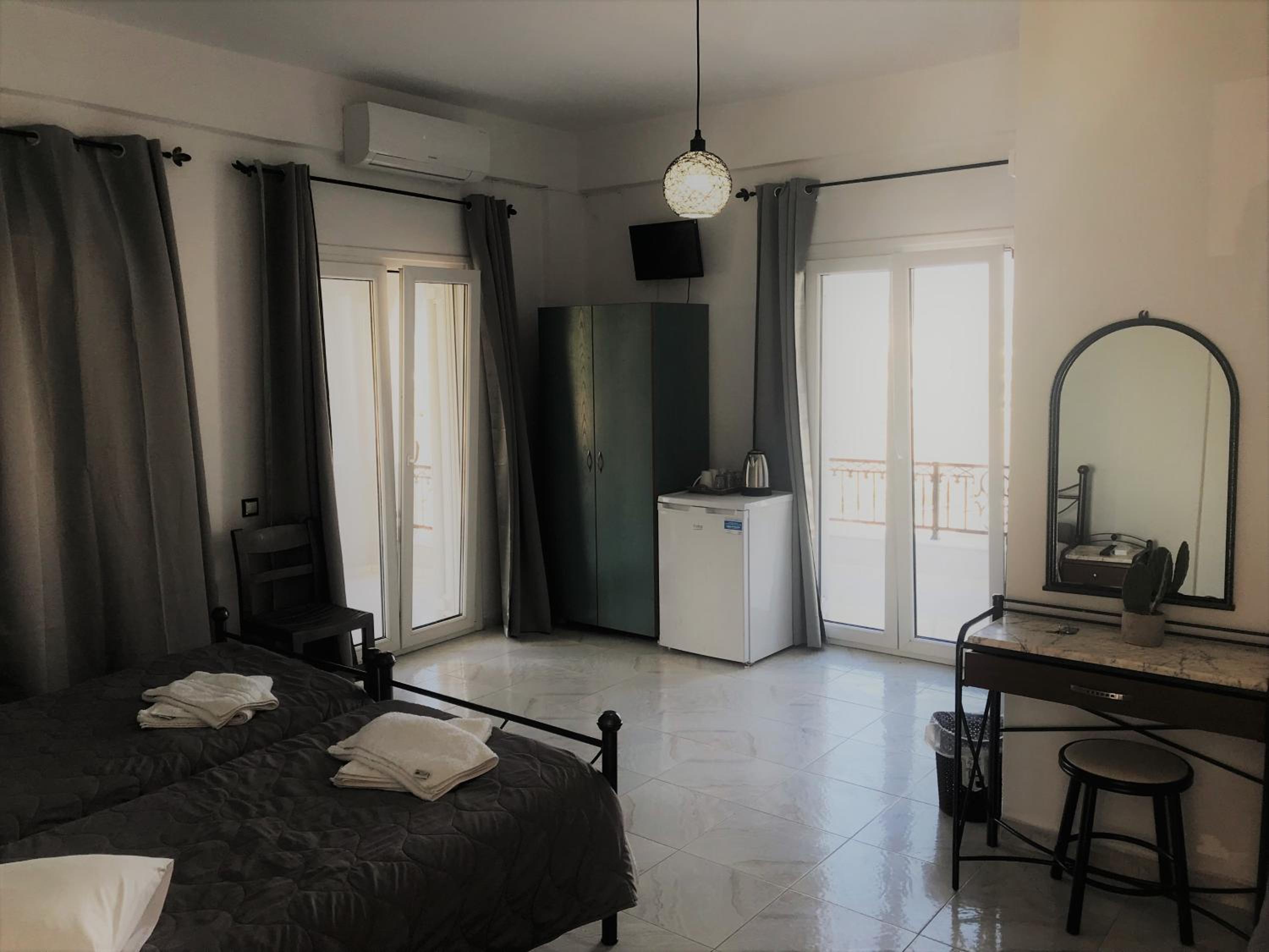 Double or Twin Room - Photo 13
