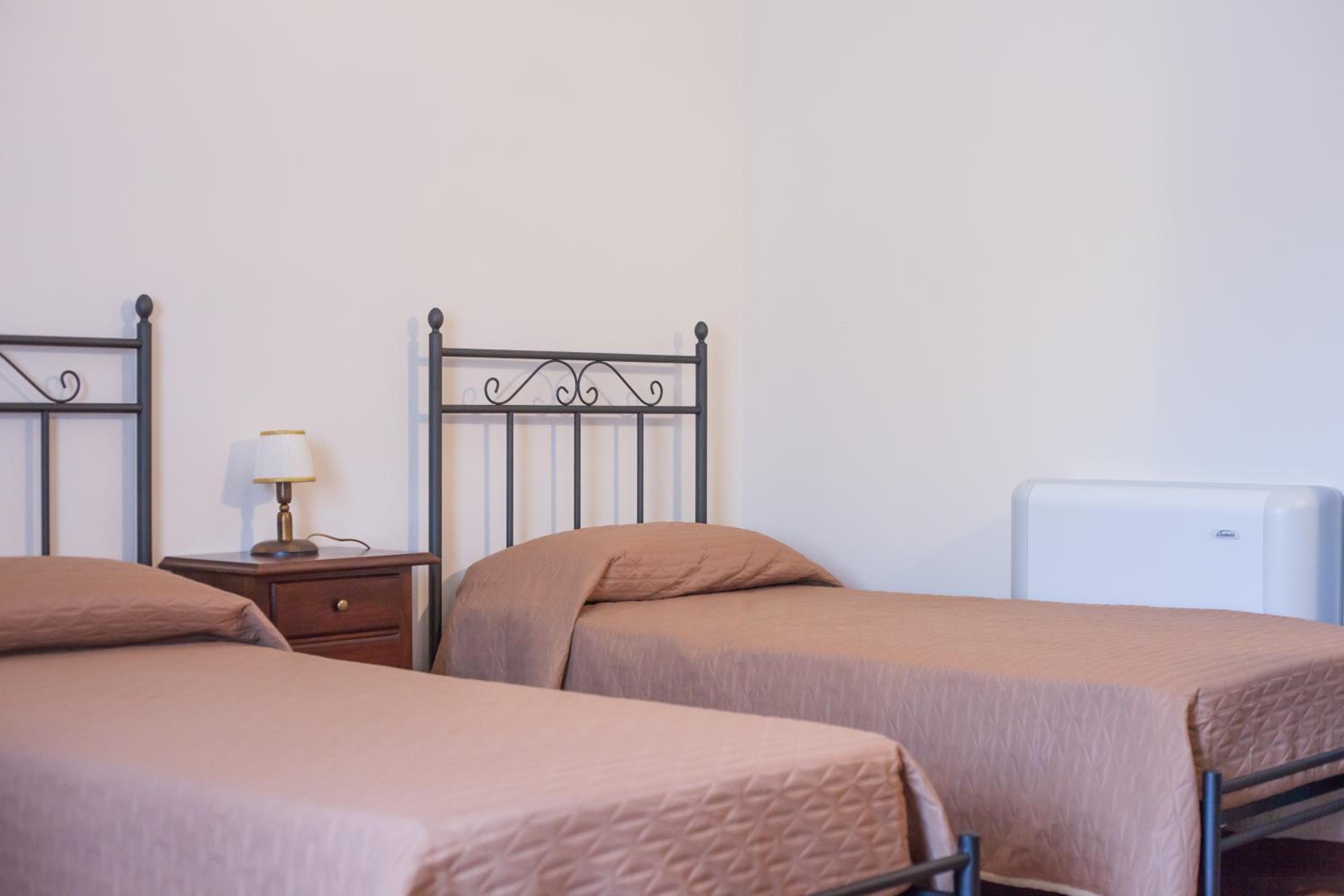 Triple Room - Photo 6