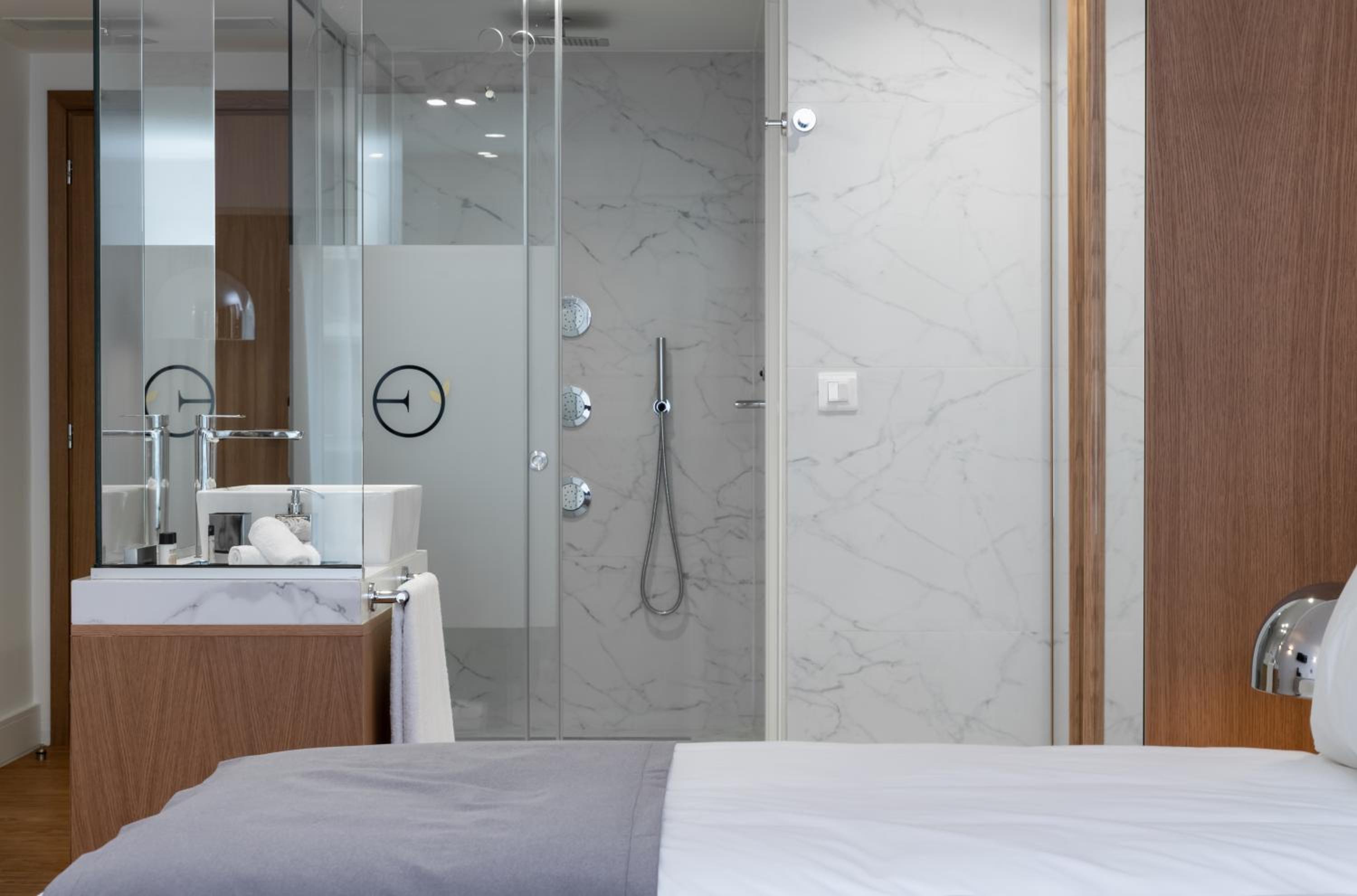 Classic Double or Twin Room - Photo 3