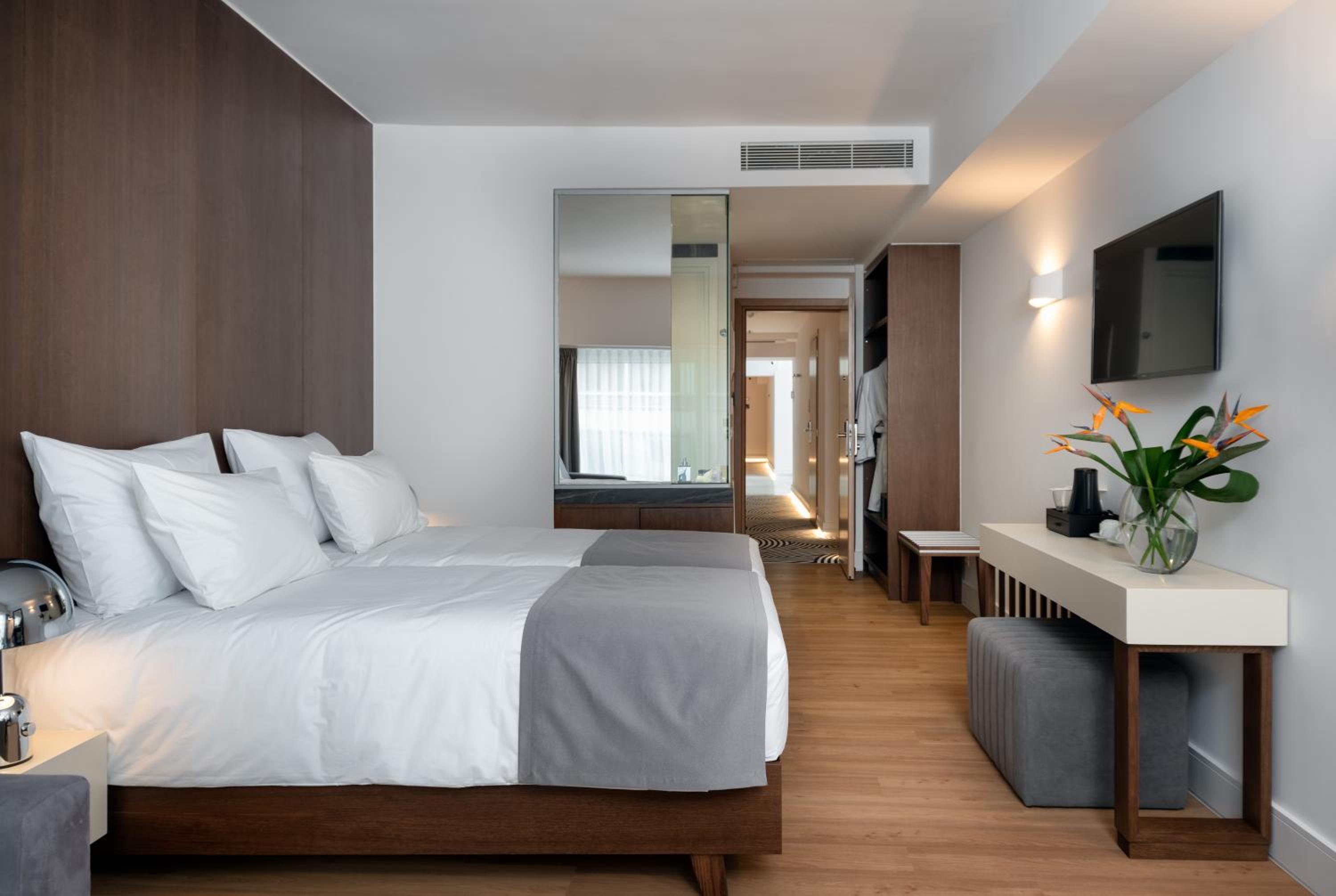 Deluxe room with Jetted Tub