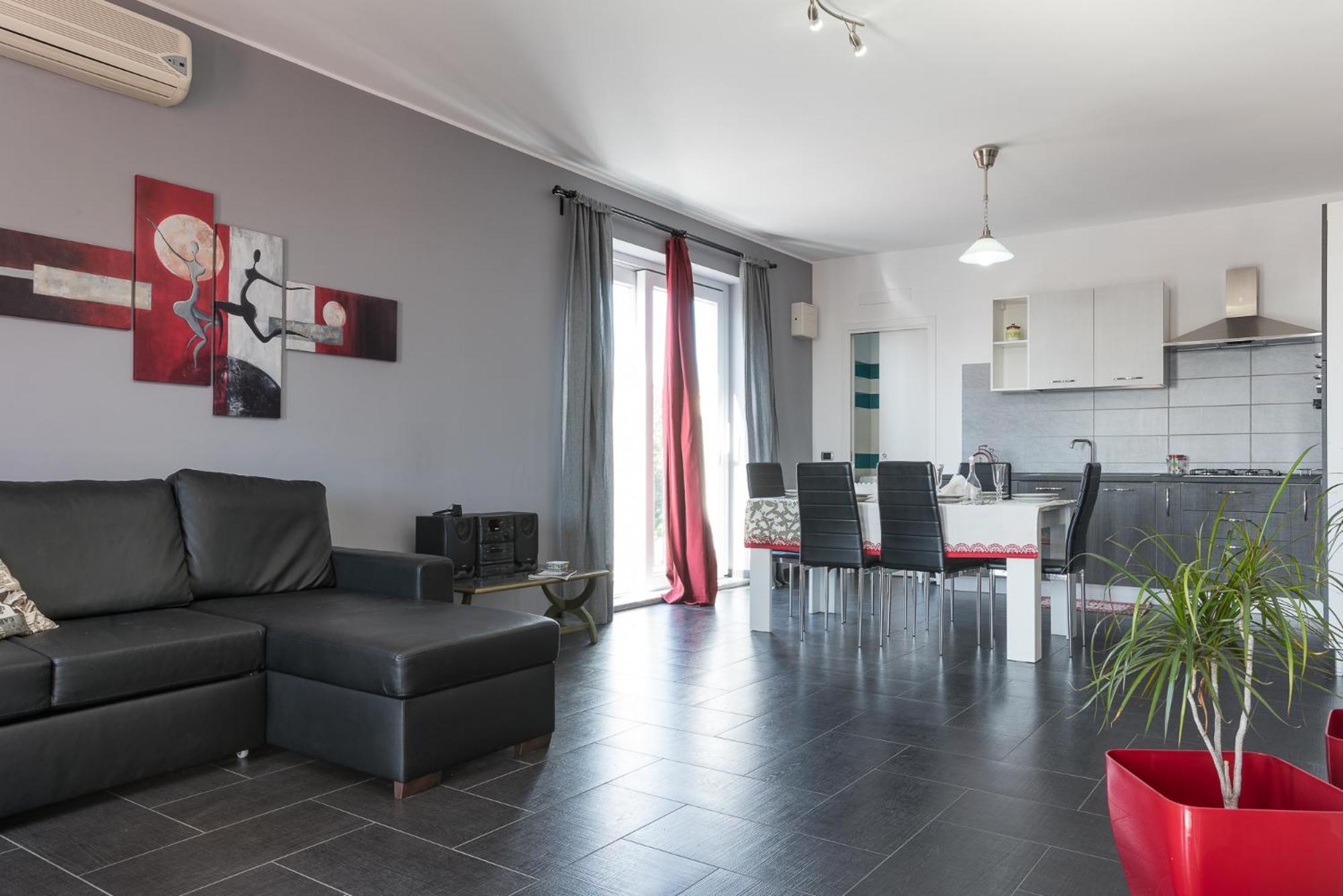 Apartment with Balcony and Sea View photo 1