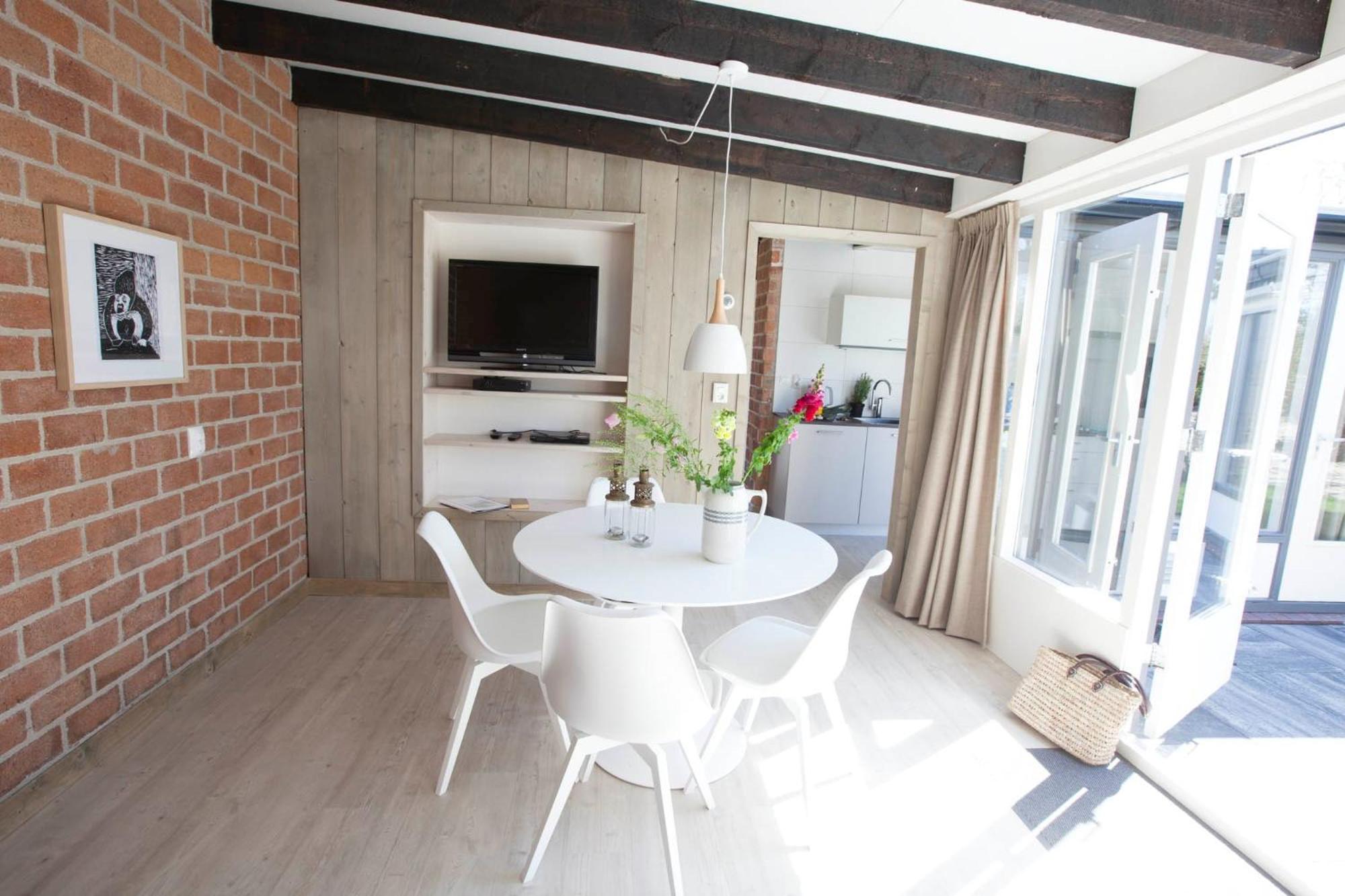Two-Bedroom House photo 2