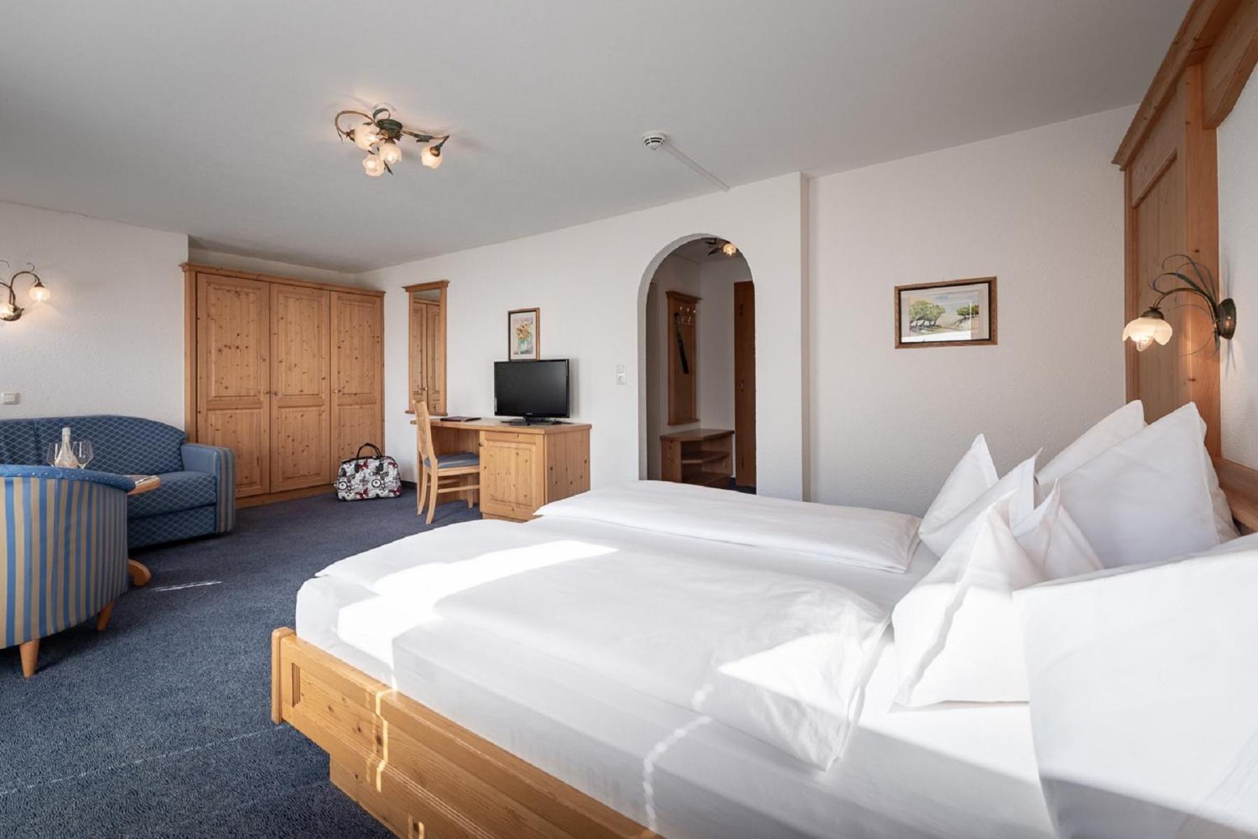 Deluxe Double Room - Photo 4