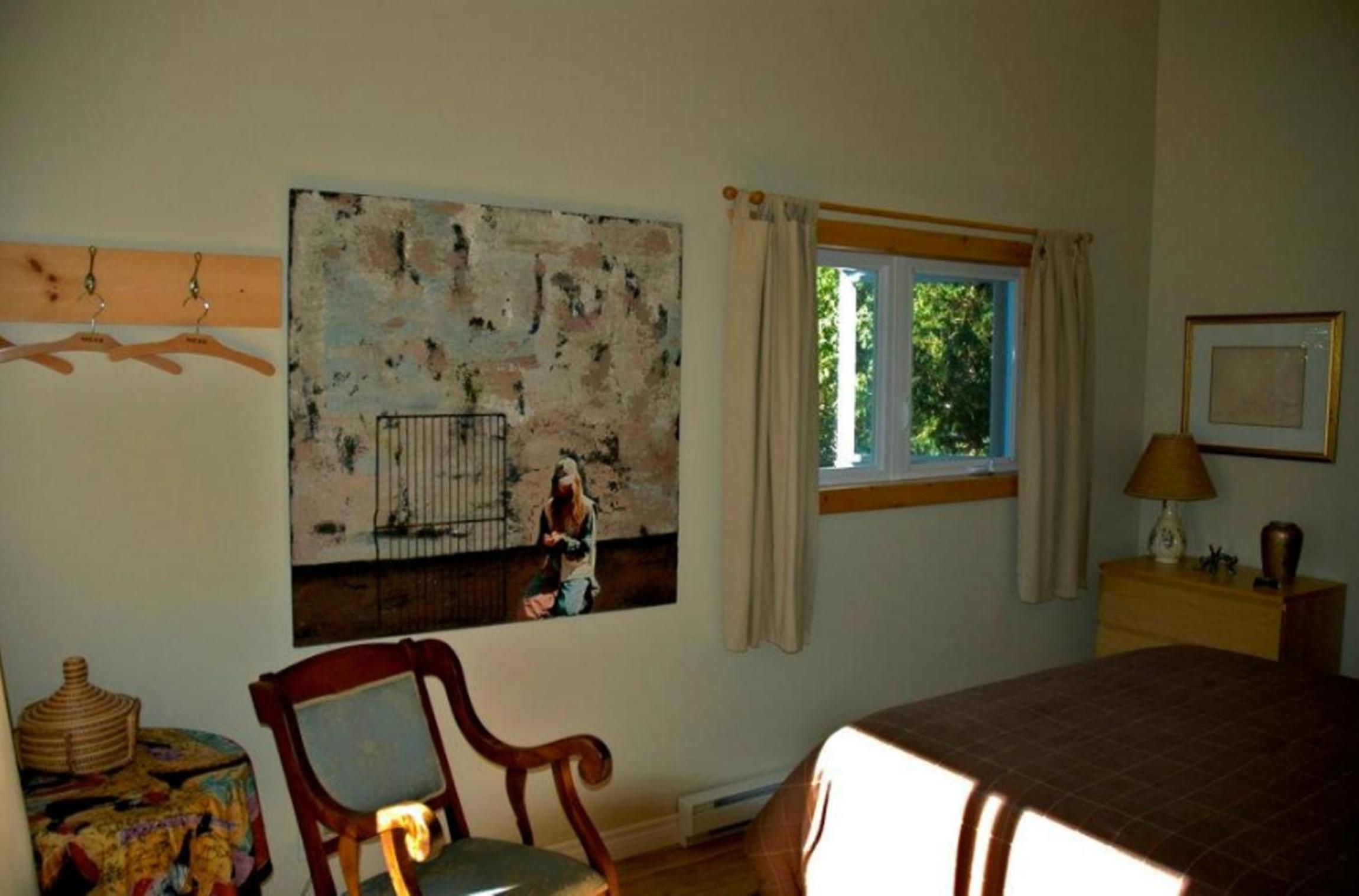 Queen Room photo 2