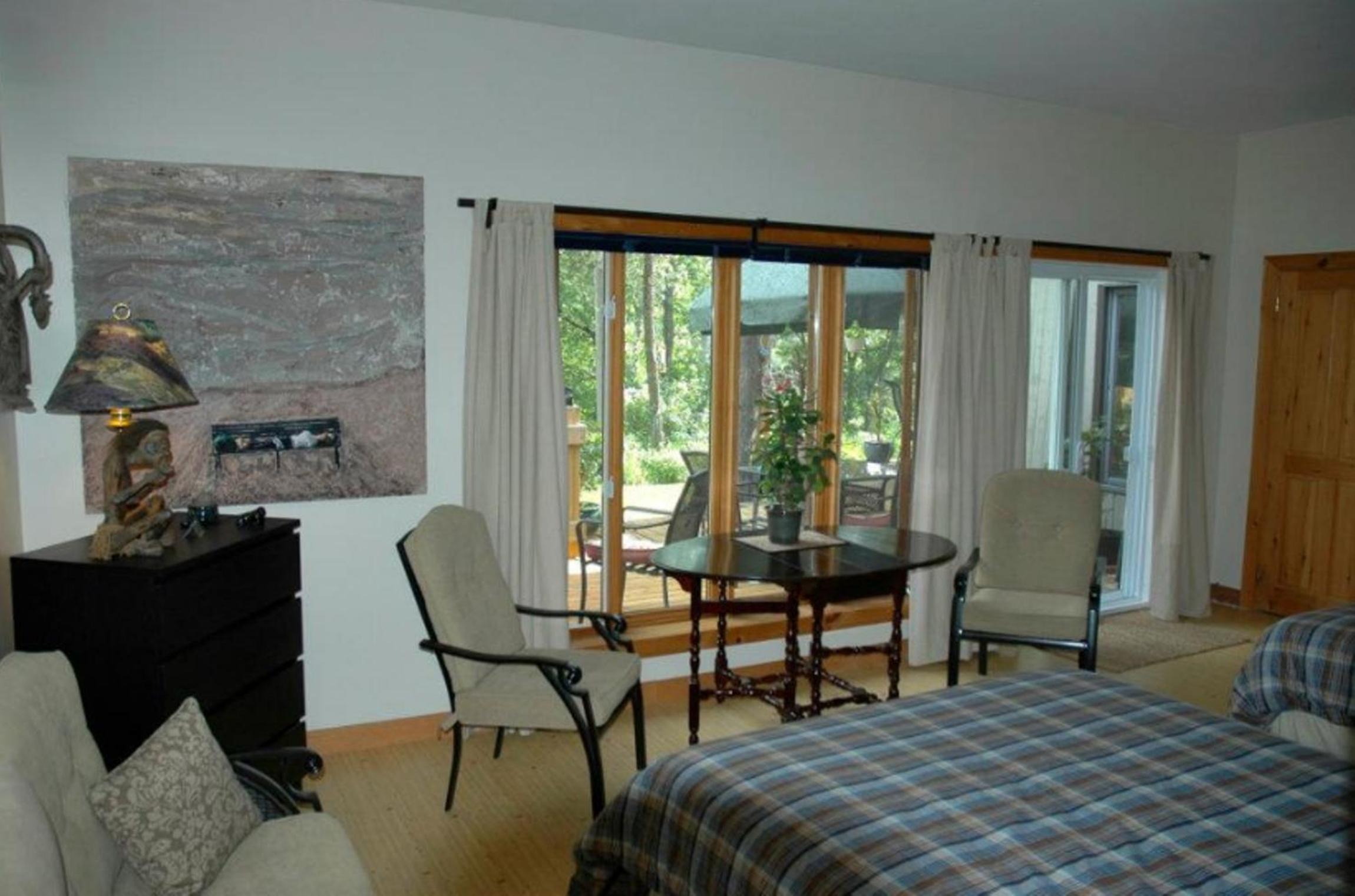 Queen Room with Two Queen Beds photo 3