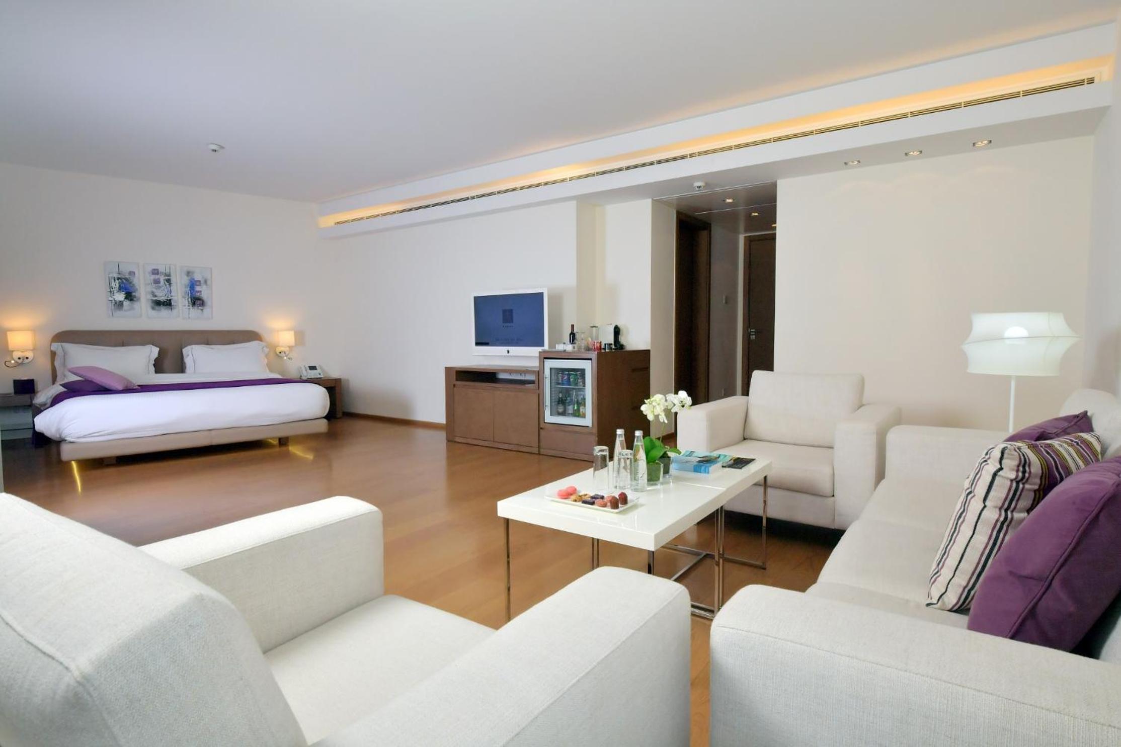 Junior Suite with Balcony photo 1