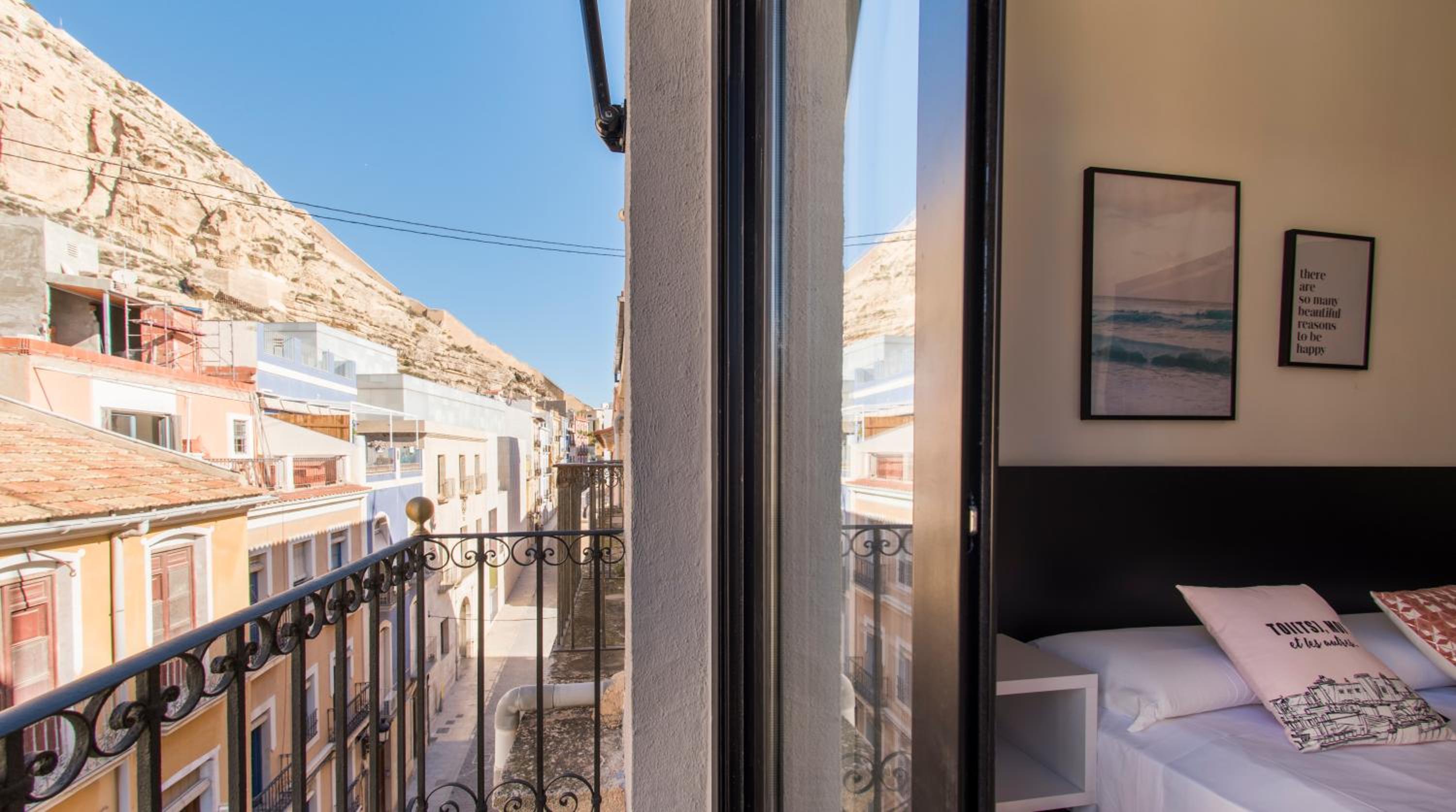 One-Bedroom Apartment with Balcony photo 2